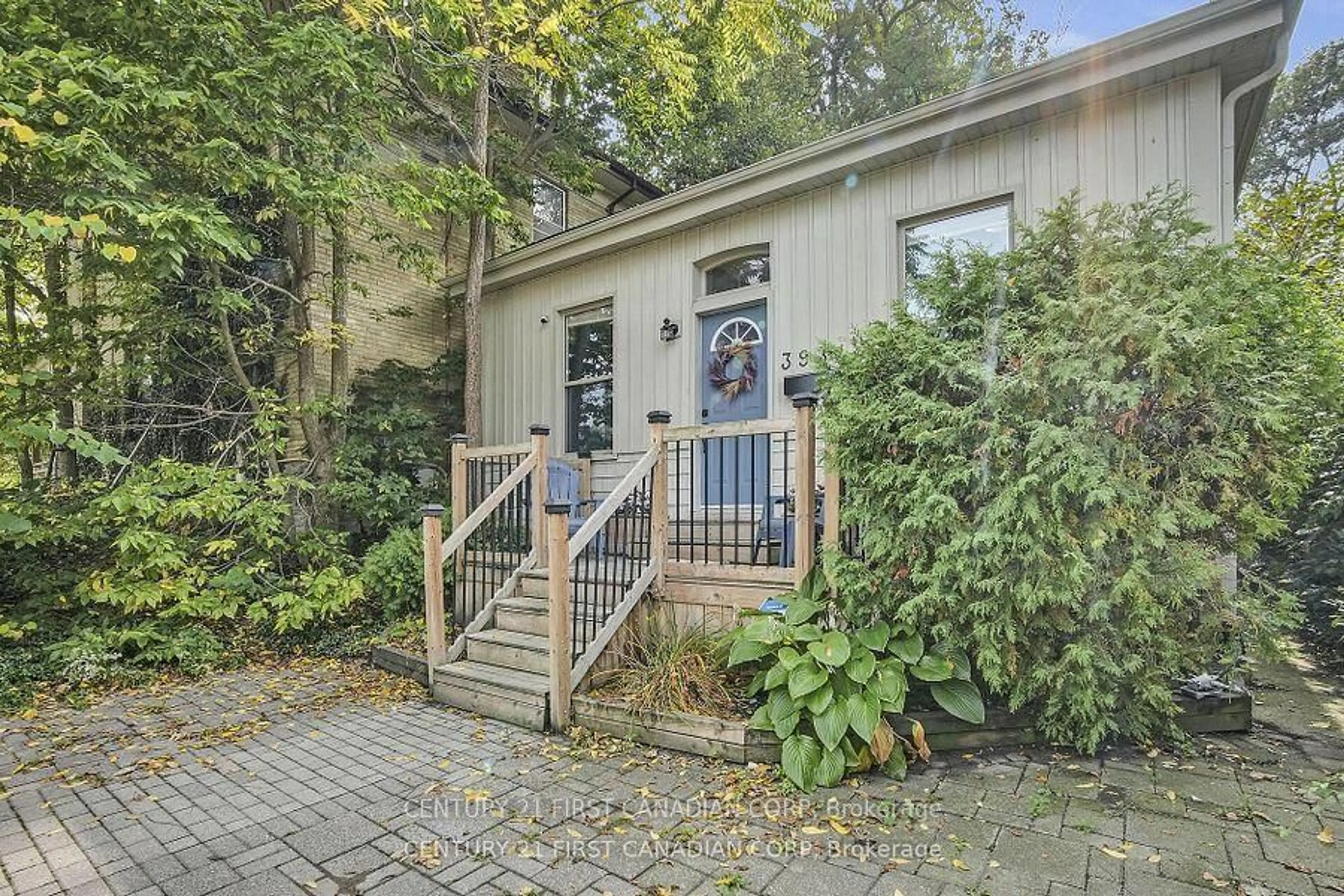 Unknown for 393 Central Ave, London East Ontario N6B 2E3