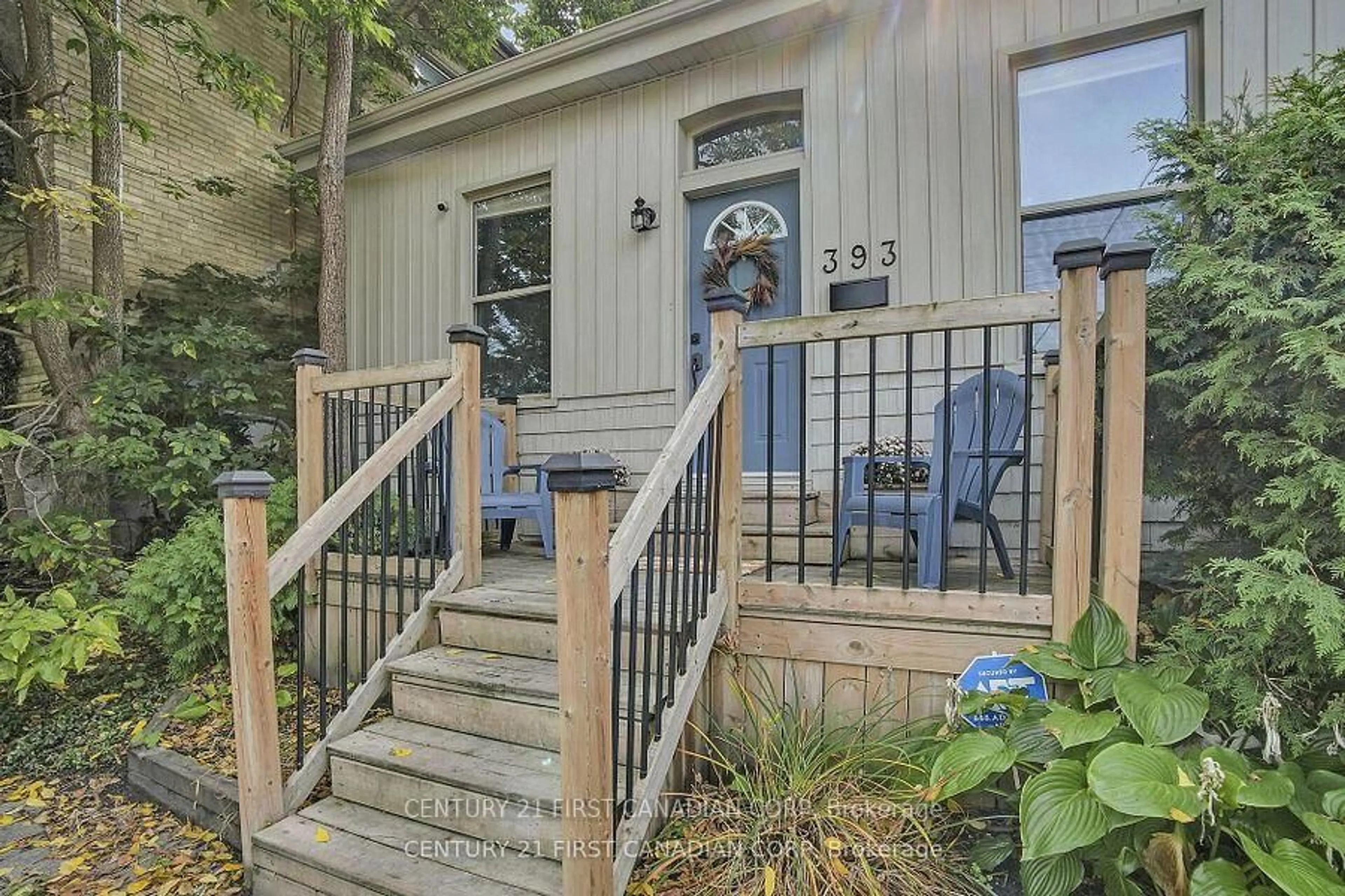 Unknown for 393 Central Ave, London East Ontario N6B 2E3