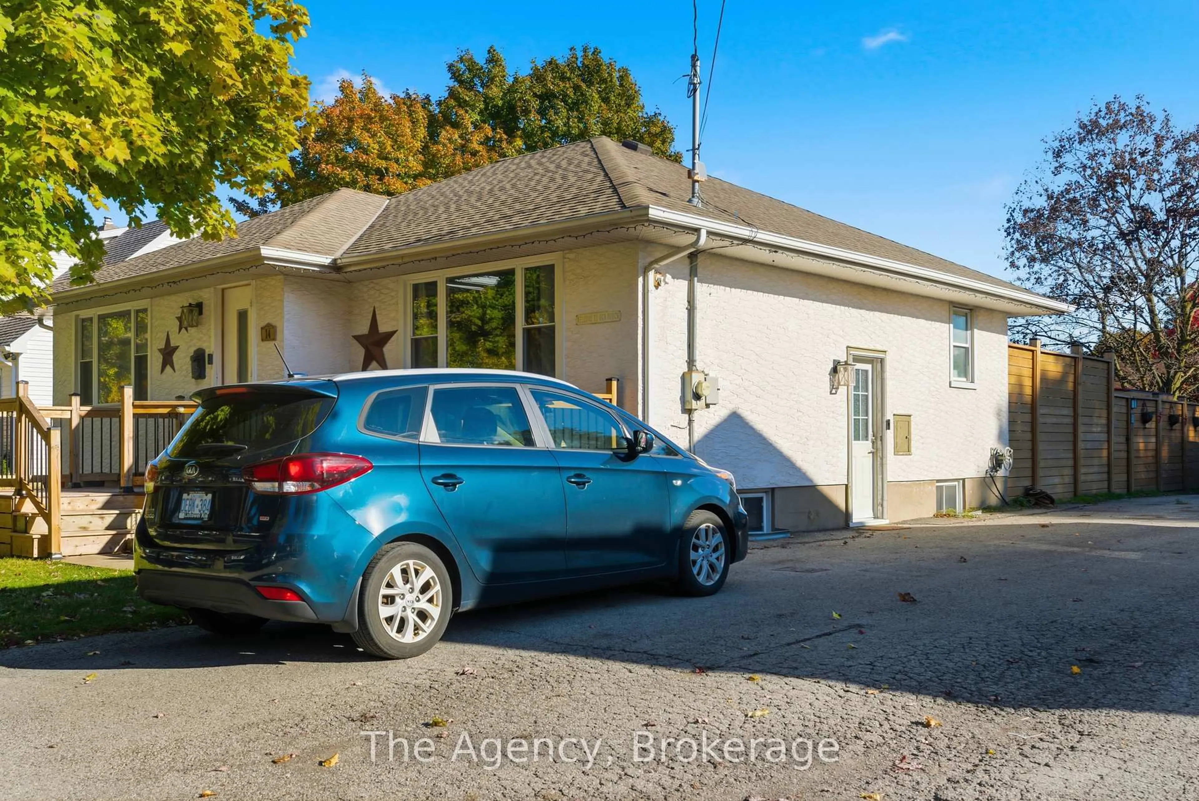 Unknown for 14 Heywood Ave, St. Catharines Ontario L2M 2M8