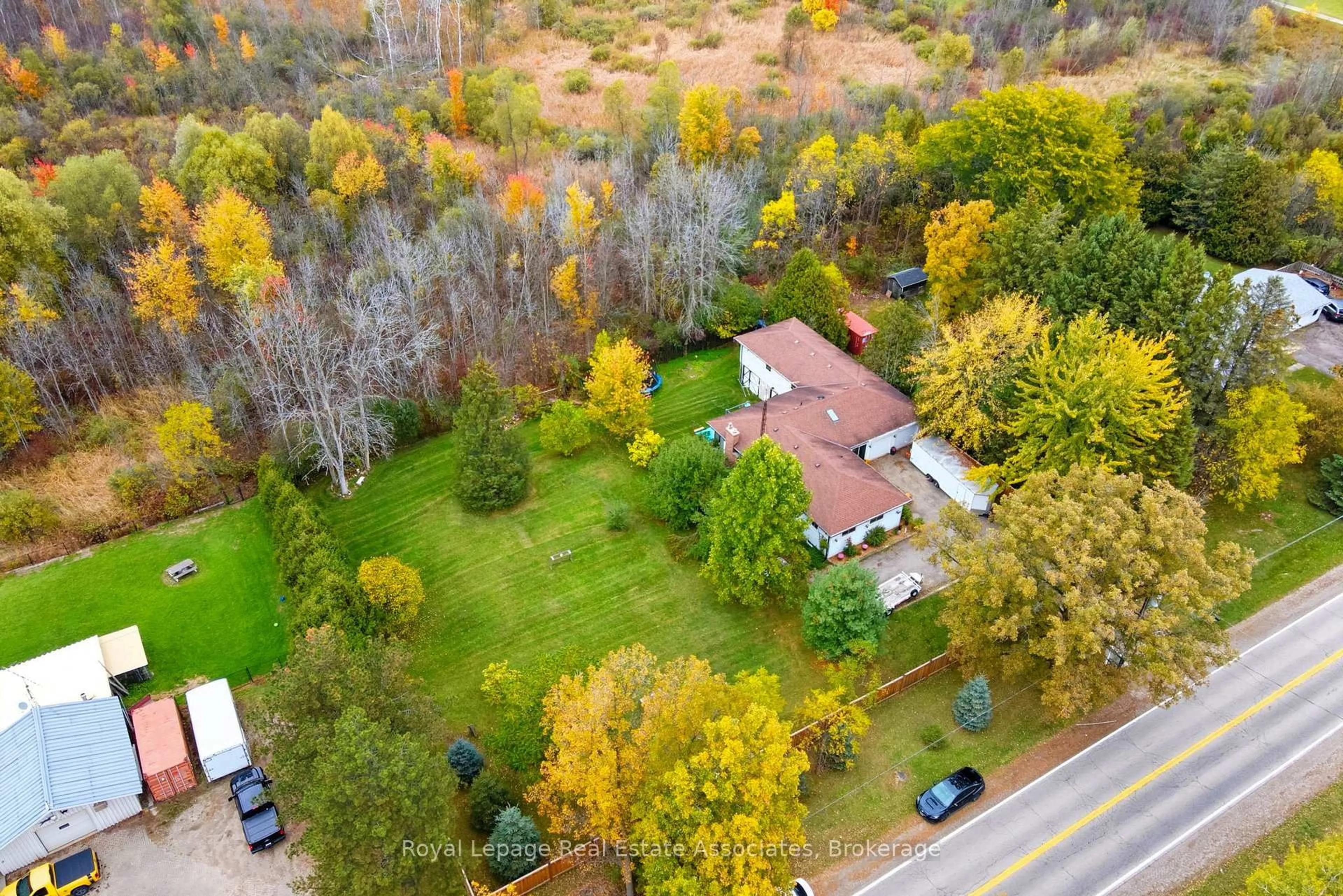 A pic from outside/outdoor area/front of a property/back of a property/a pic from drone, unknown for 1967 Regional 97 Rd, Hamilton Ontario N1R 5S7