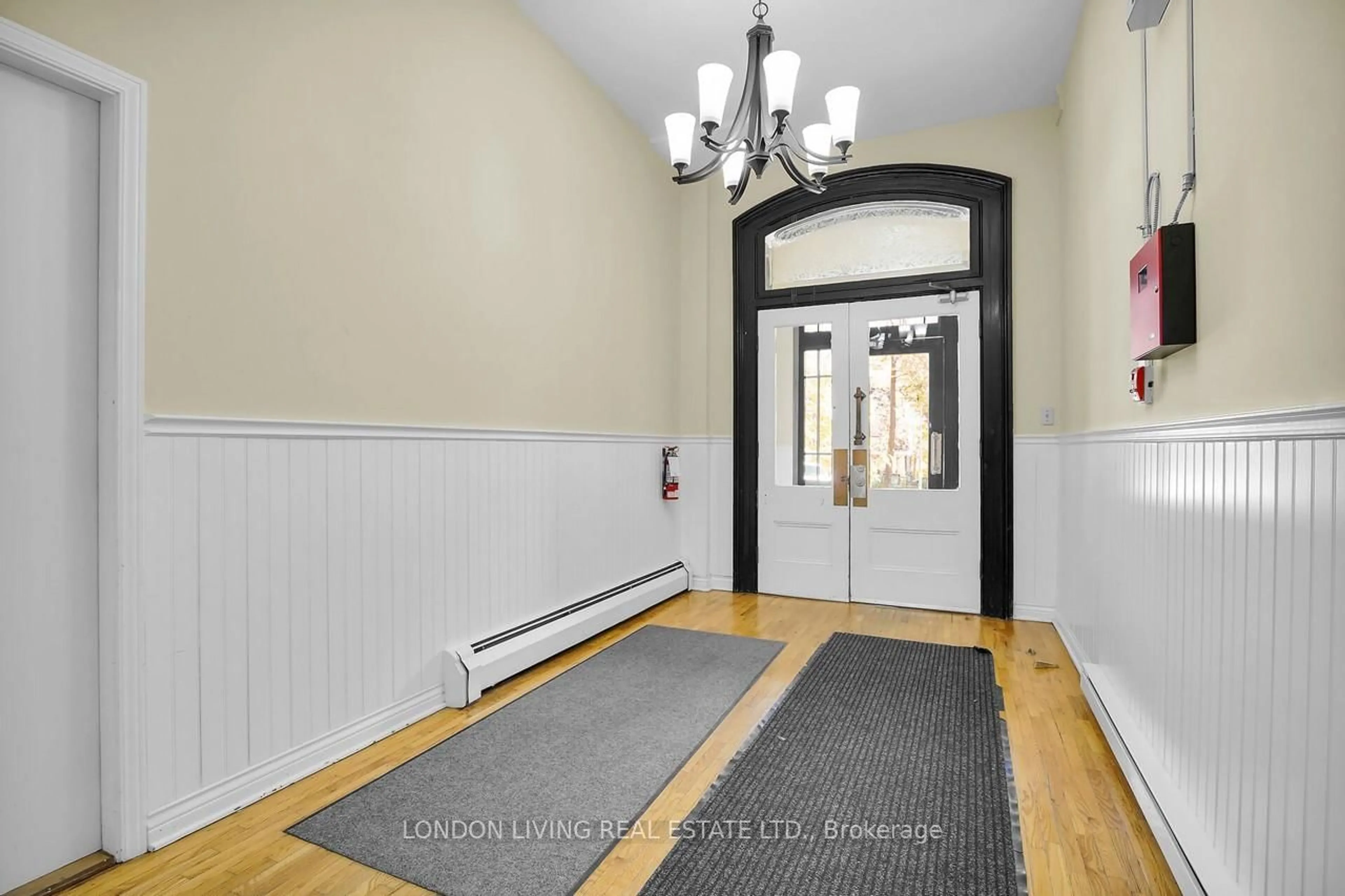 Indoor foyer for 49 Ridout St #3, London South Ontario N6C 3W8