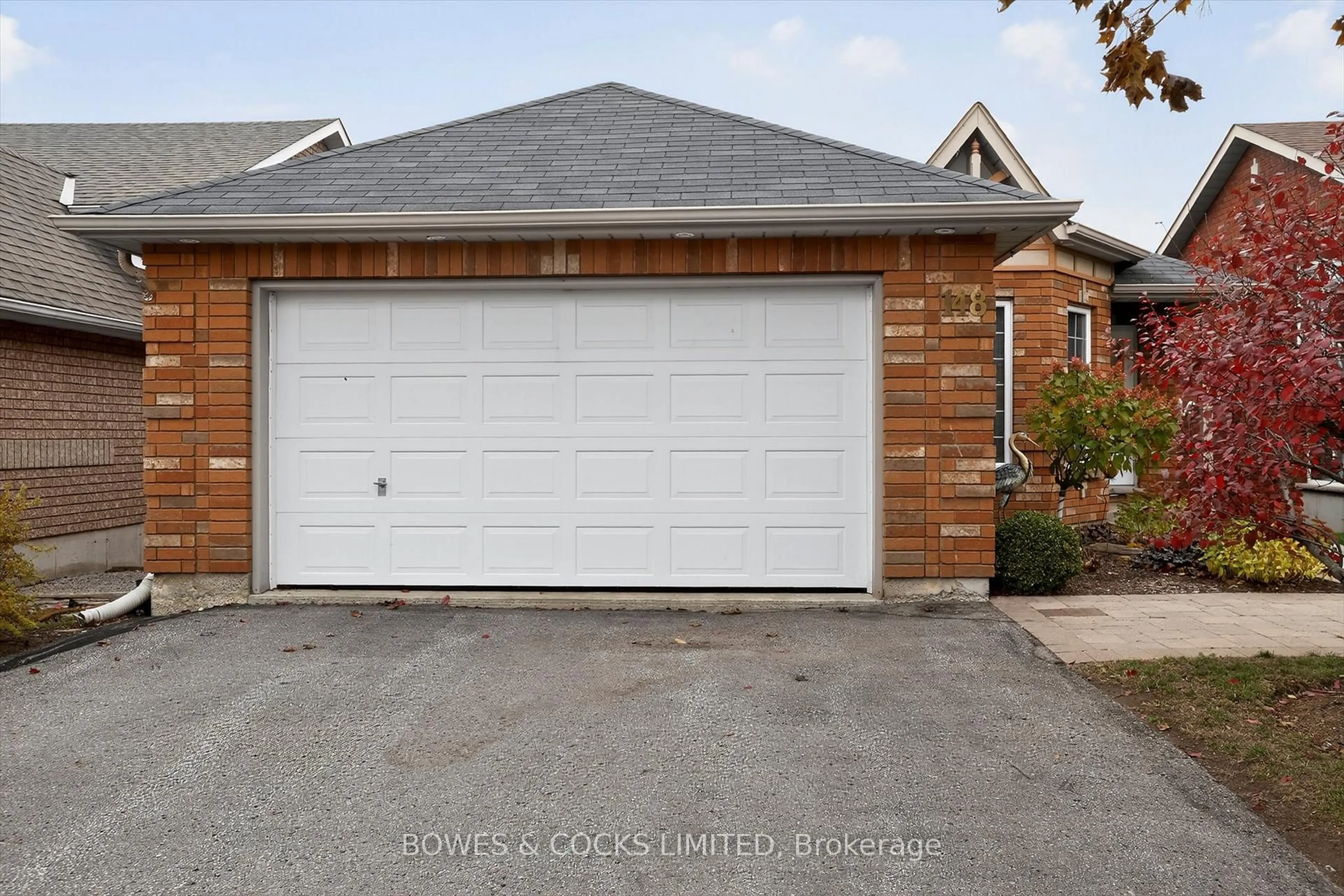 Indoor garage for 148 Haden Ave, Peterborough Ontario K9H 7P6