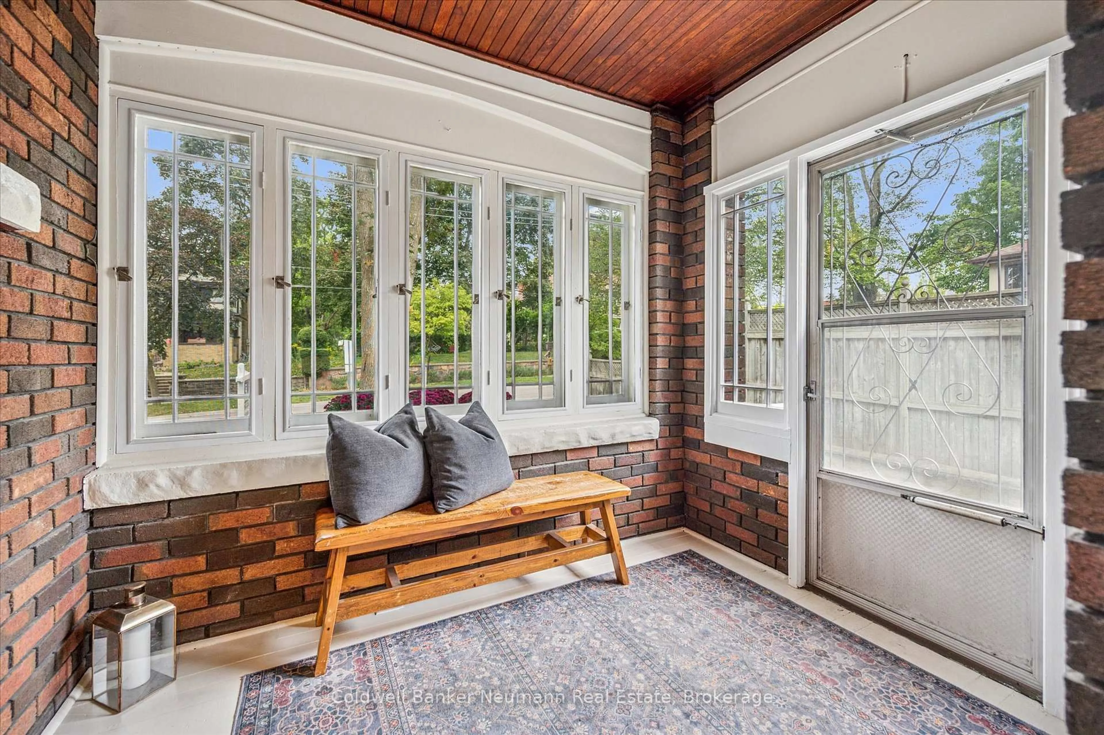 Unknown for 39 Agnes St, Kitchener Ontario N2G 2E9