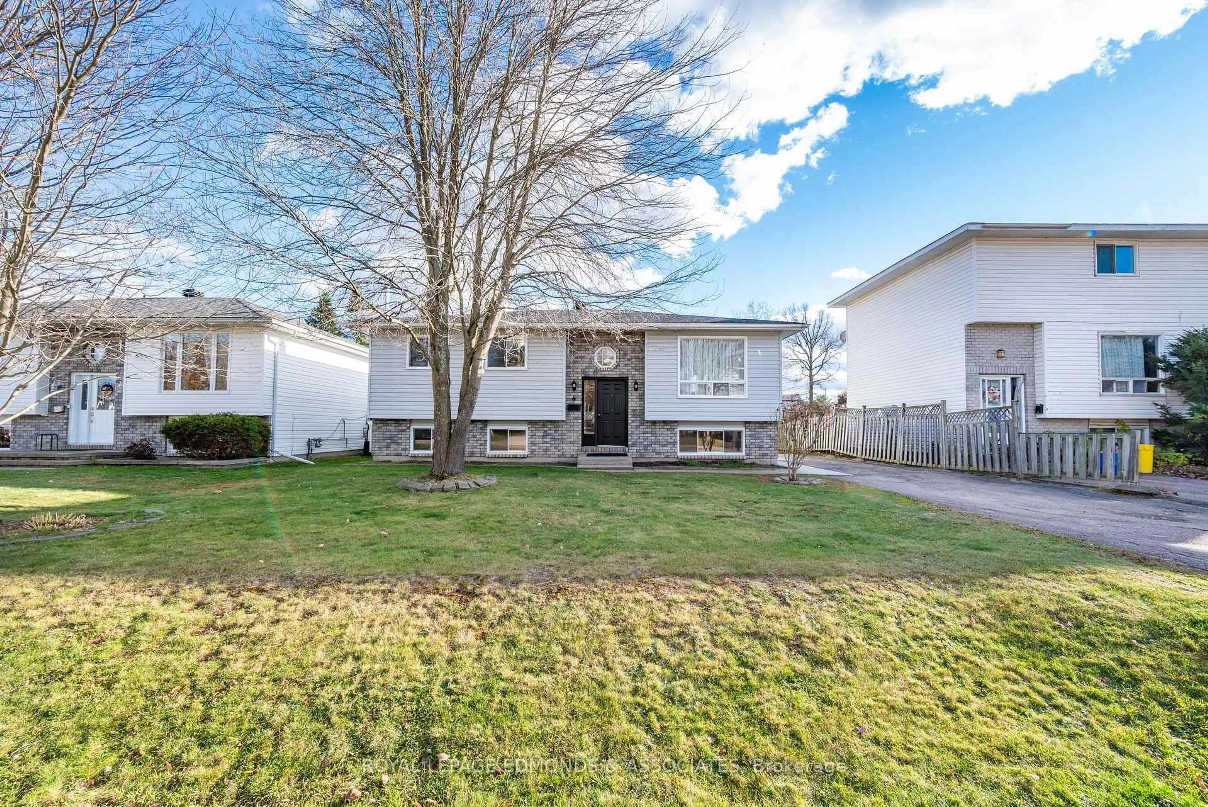 Unknown for 4 Craig Pl, Petawawa Ontario K8H 3L3