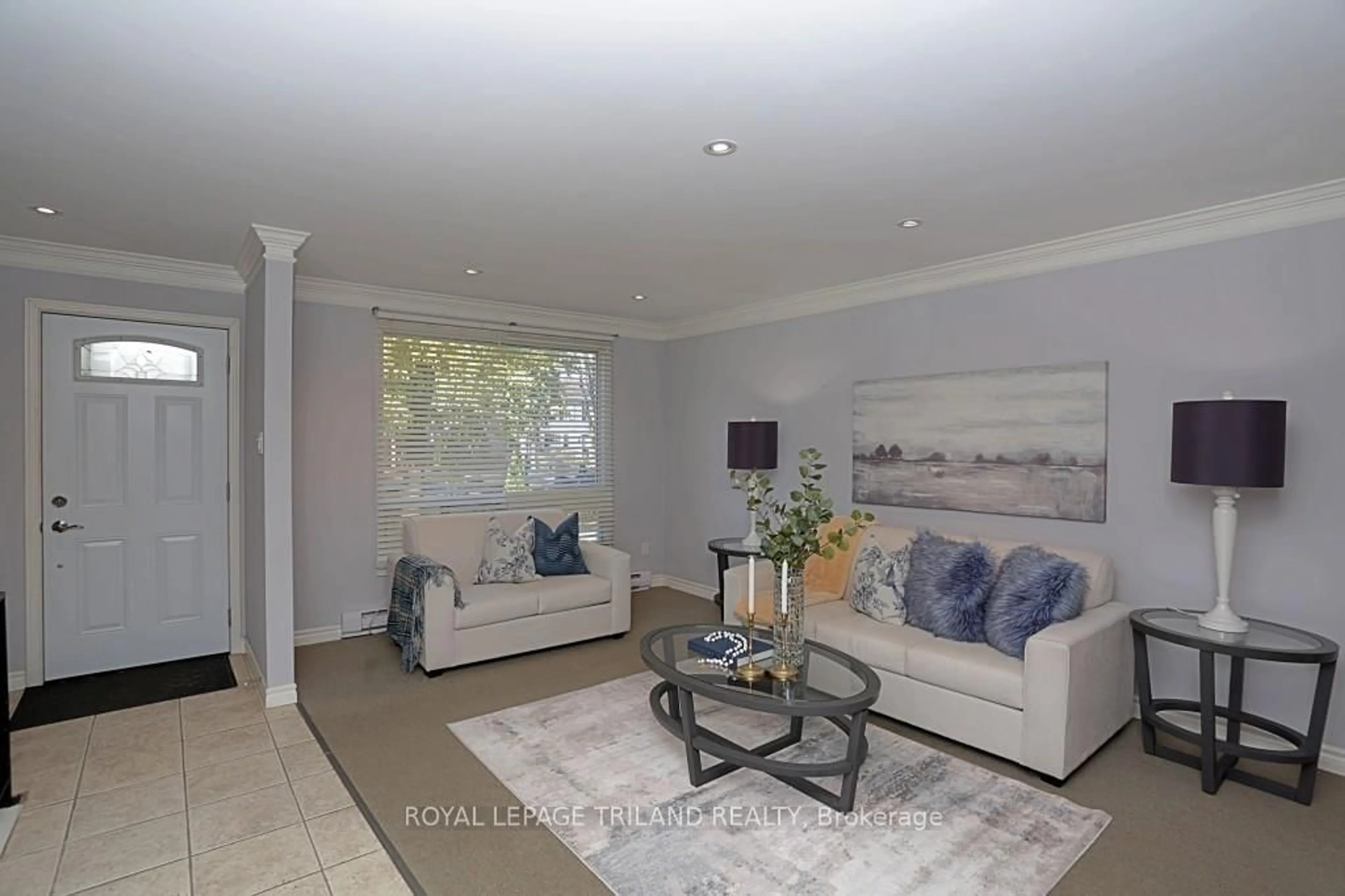 Living room with furniture, unknown for 152 Monmore Rd, London North Ontario N6G 3A6