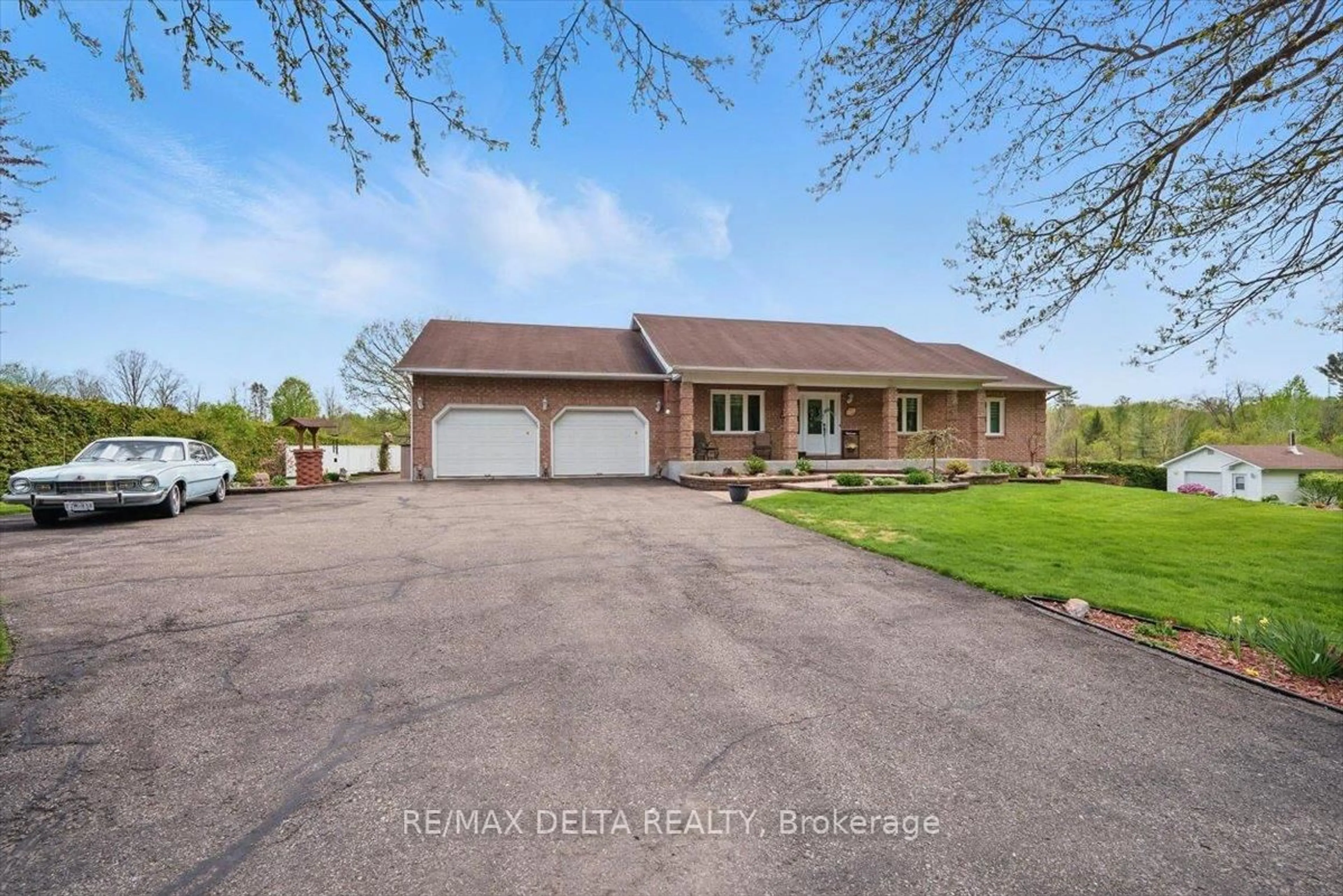 A pic from outside/outdoor area/front of a property/back of a property/a pic from drone, street for 1800 Tucker Rd, Clarence-Rockland Ontario K4K 1K7