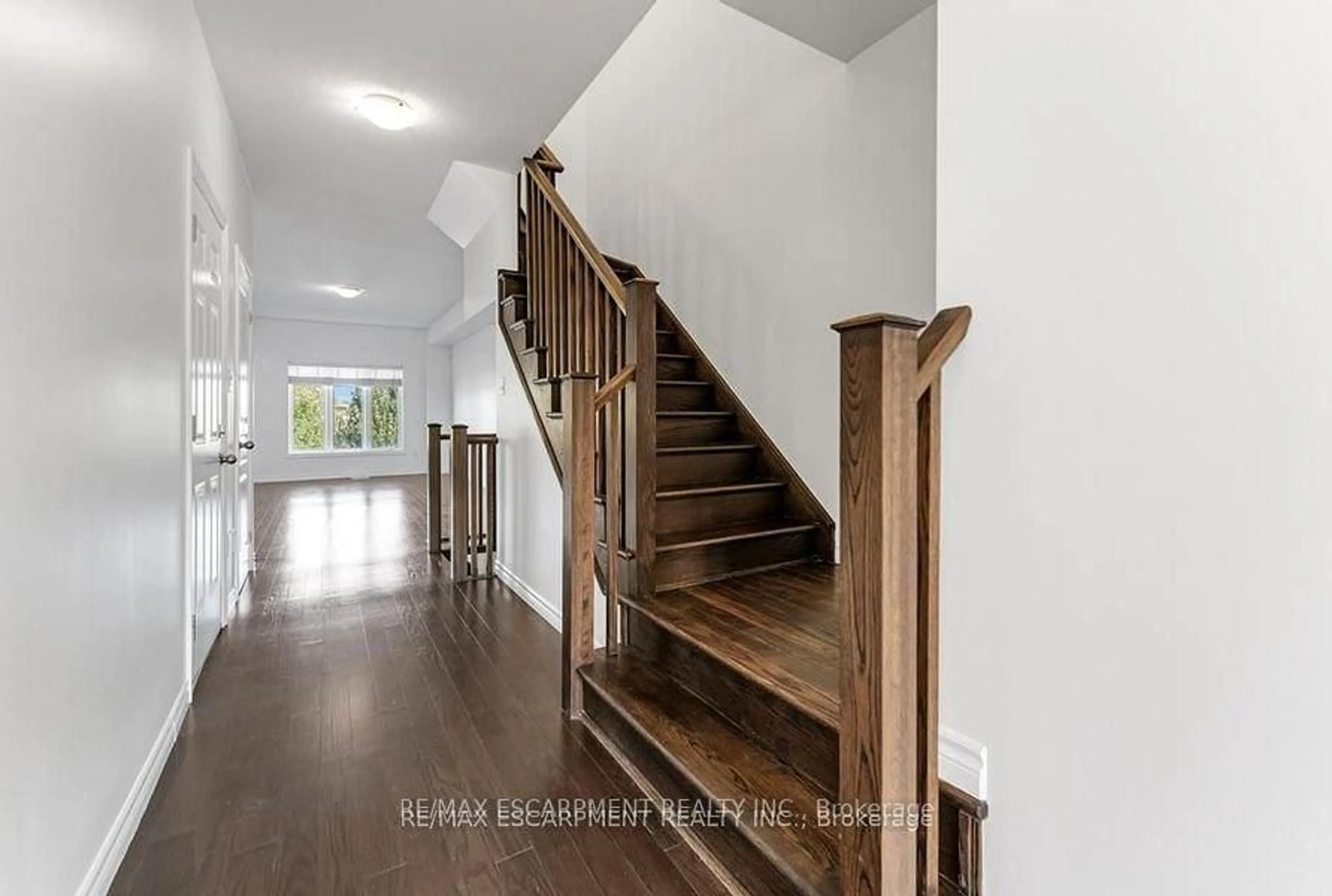 Stairs for 70 Vinton Rd, Hamilton Ontario L9K 0G6
