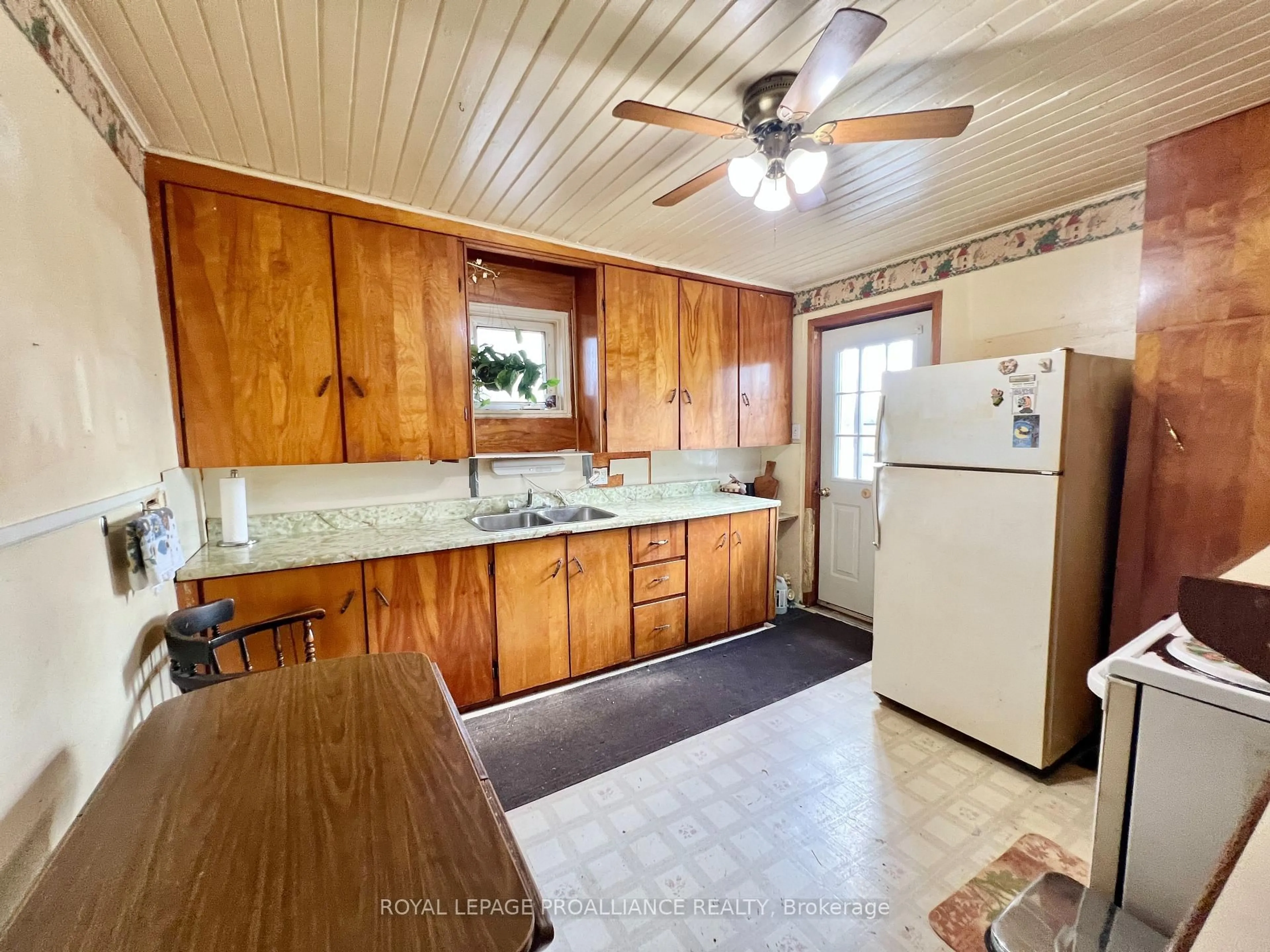 Standard kitchen, unknown for 1614 Sulphide Rd, Tweed Ontario K0K 3J0