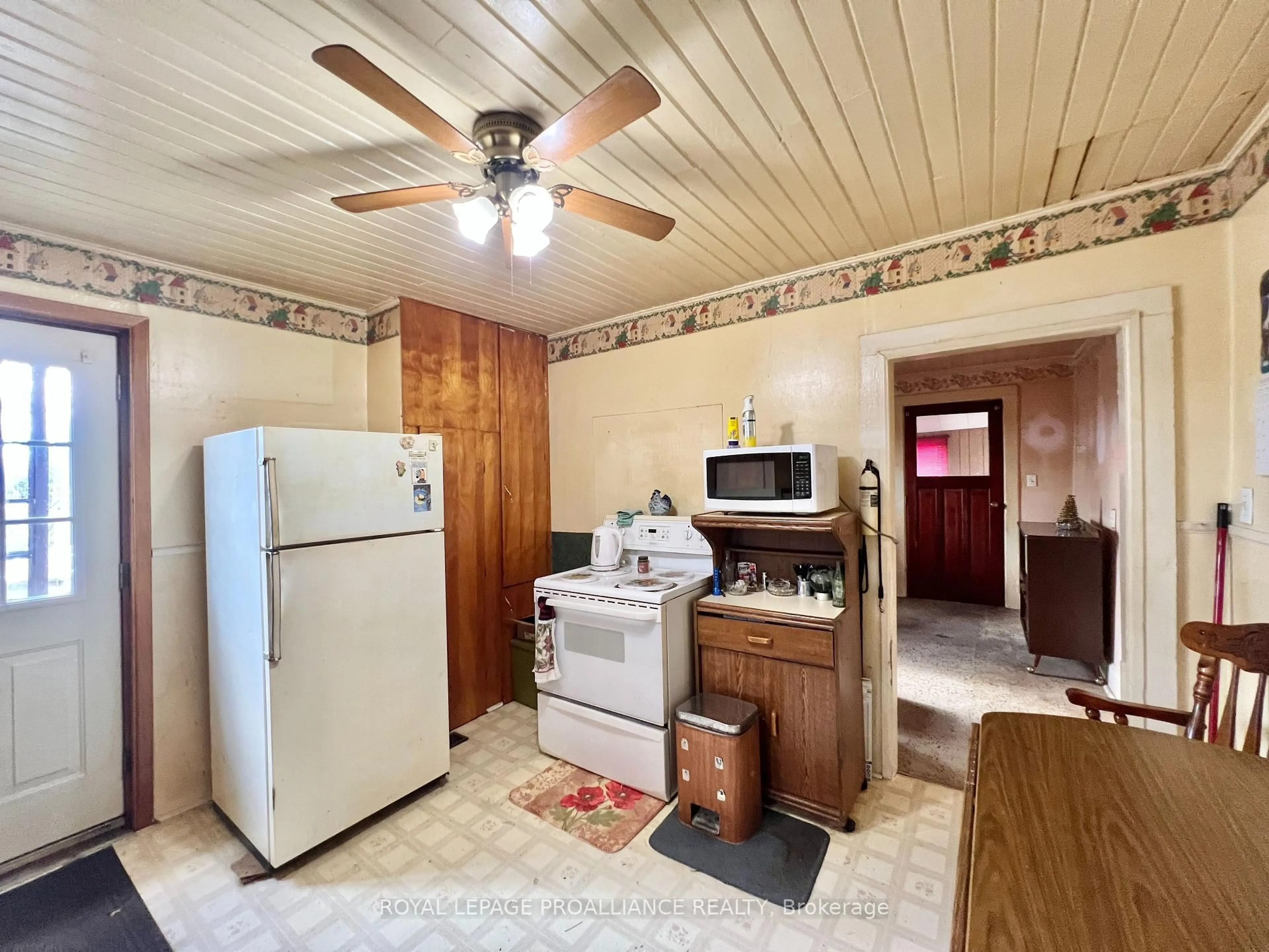 Standard kitchen, unknown for 1614 Sulphide Rd, Tweed Ontario K0K 3J0