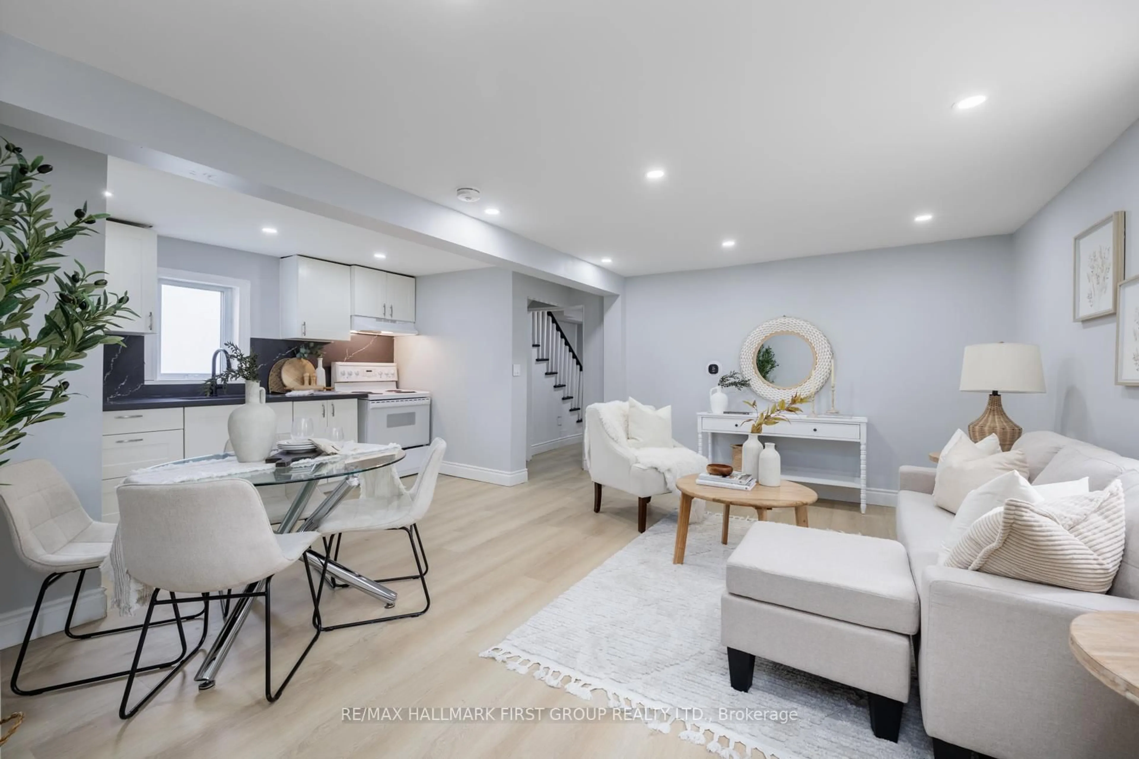 Living room with furniture, unknown for 641 Reid St, Peterborough Ontario K9H 4H6