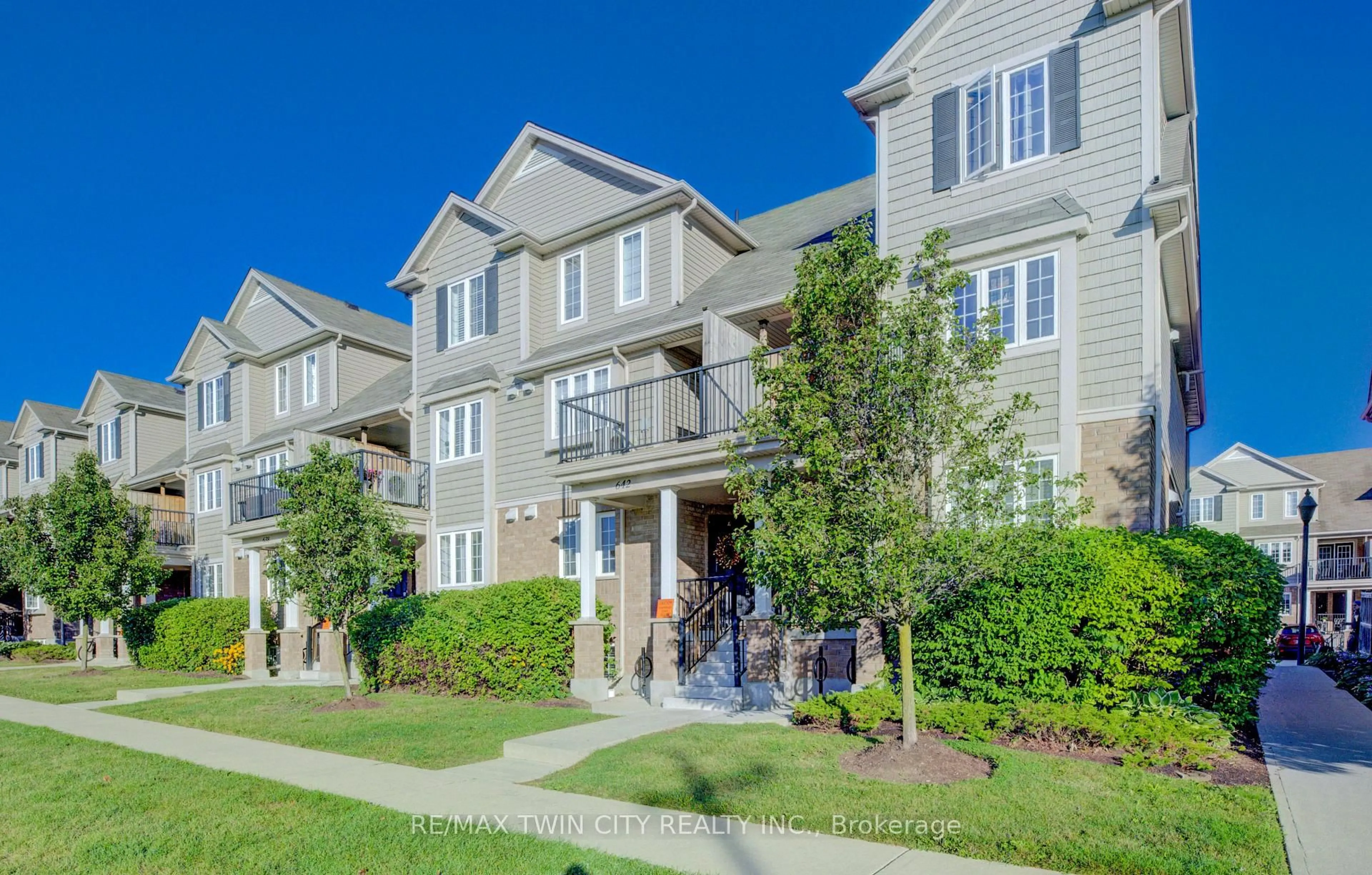 Unknown for 642 Woodlawn Rd #642A, Guelph Ontario N1E 0K4