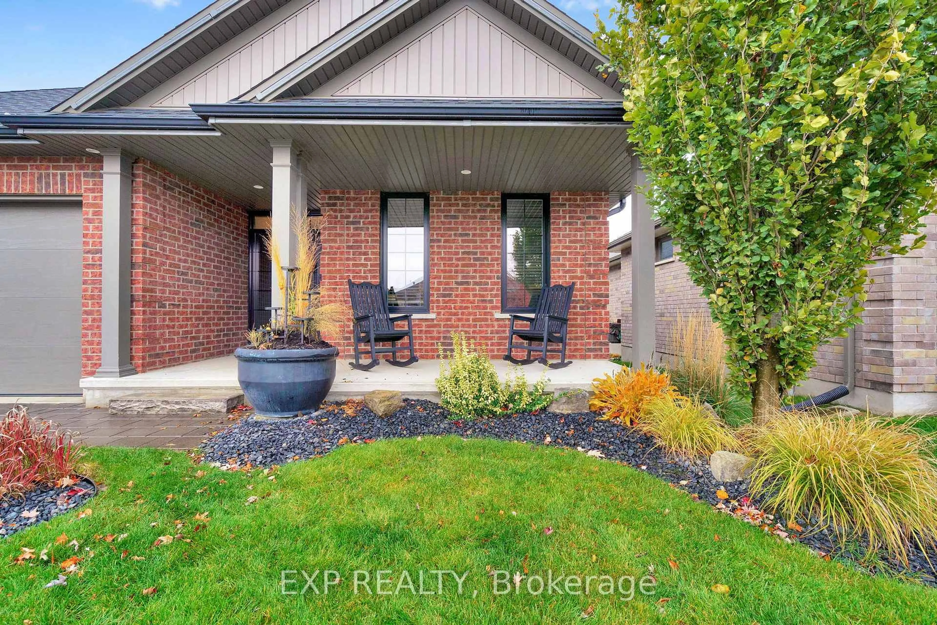 Home with brick exterior material, street for 493 Bennett Cres, Strathroy-Caradoc Ontario N0L 1W0