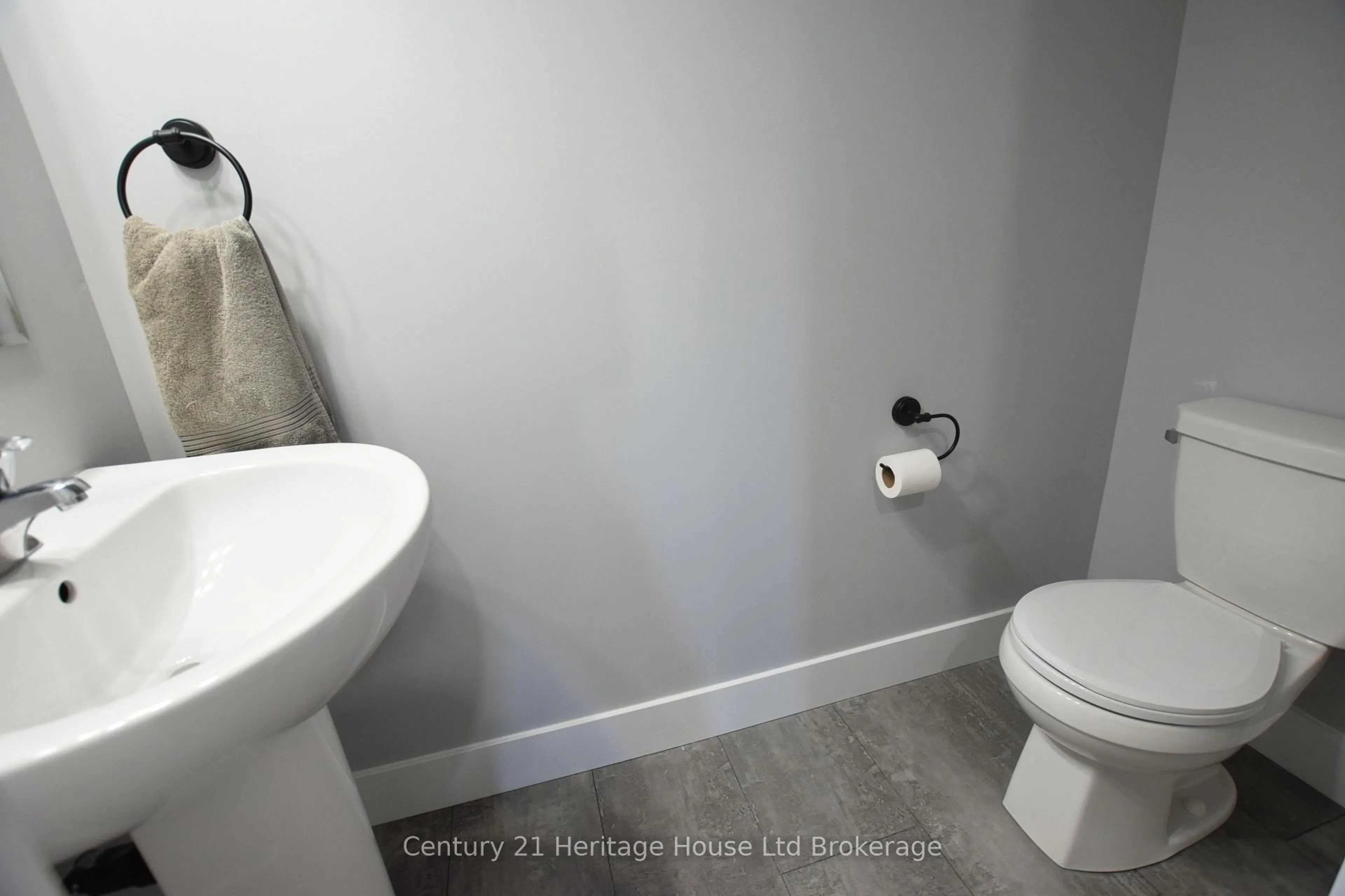 A pic of a room for 303 Simcoe St, Woodstock Ontario N4S 1J1