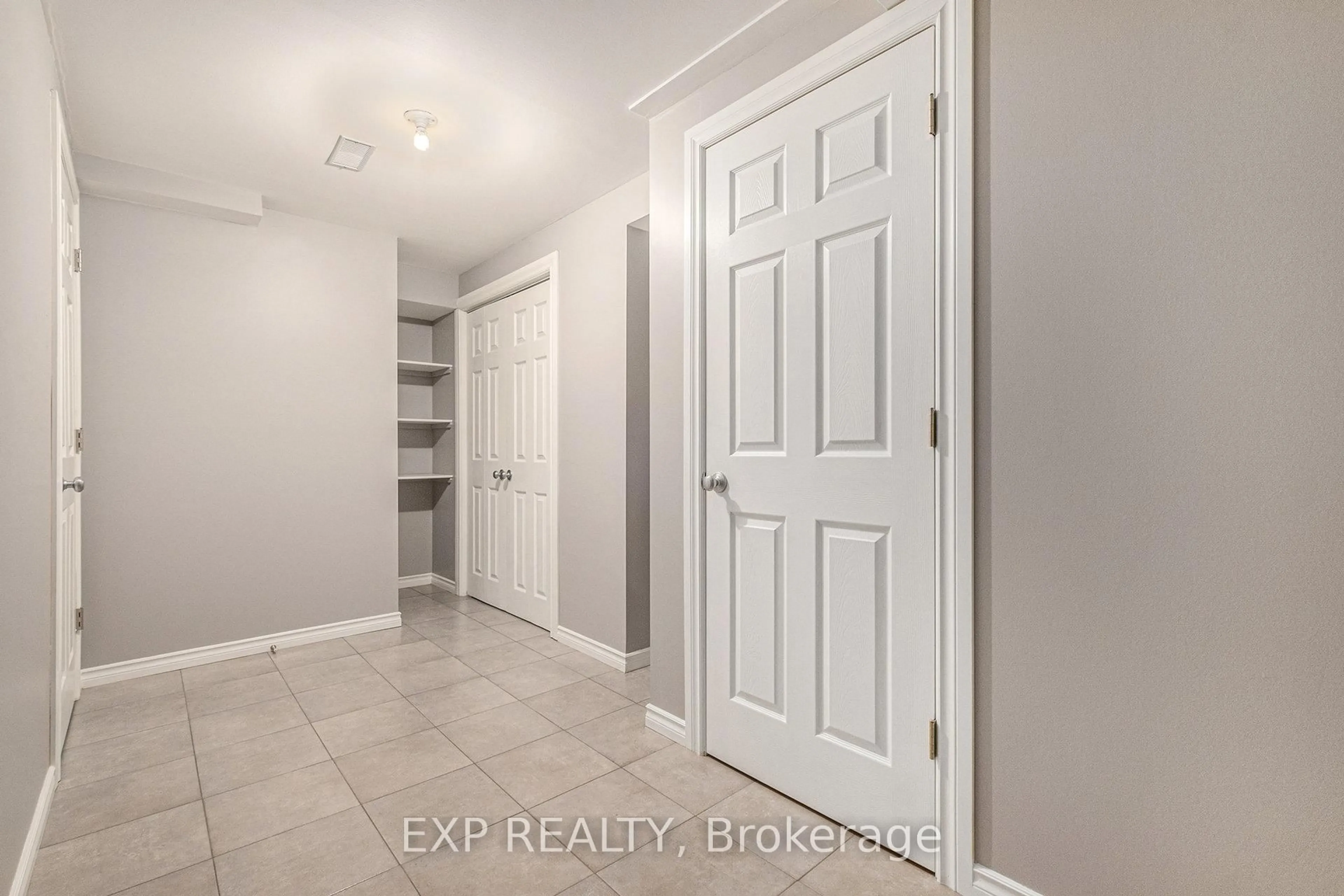 Indoor entryway for 142 Wild Senna Way, Ottawa Ontario K2J 5Z7