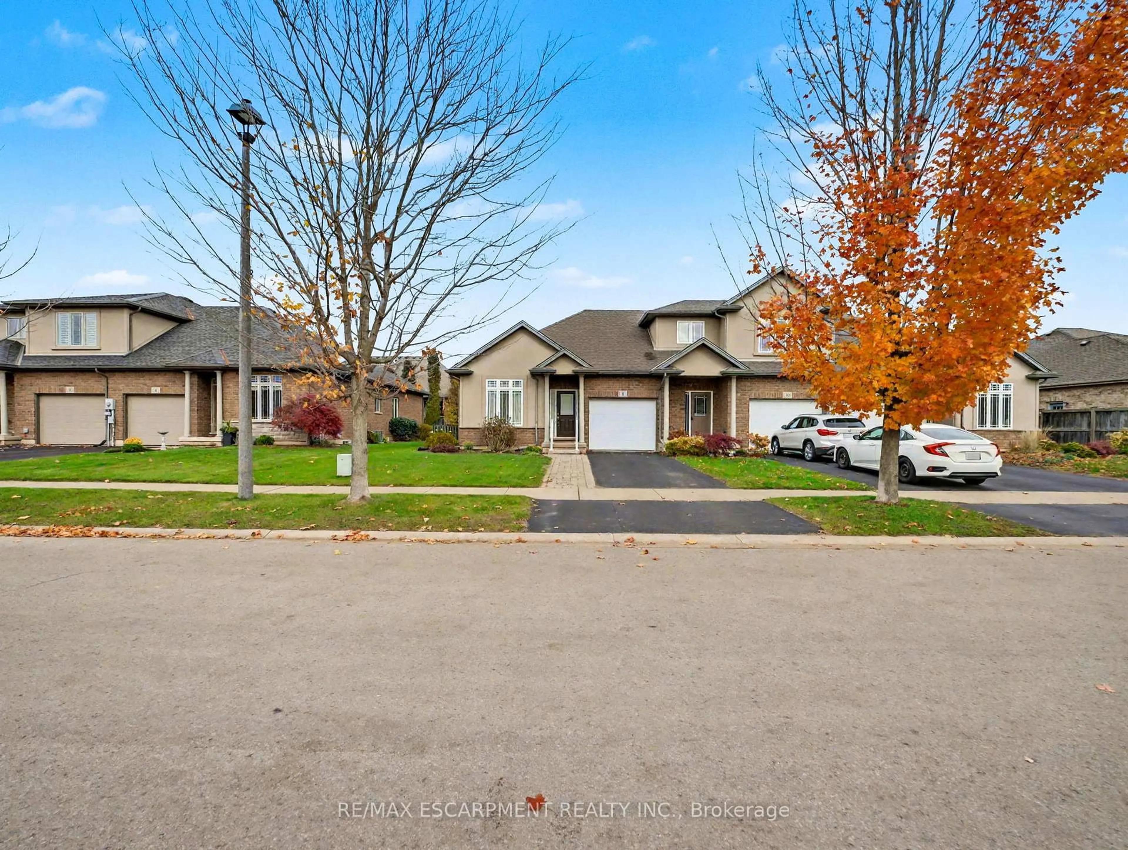 A pic from outside/outdoor area/front of a property/back of a property/a pic from drone, street for 8 WILLSON Crossing, Pelham Ontario L0S 1E4