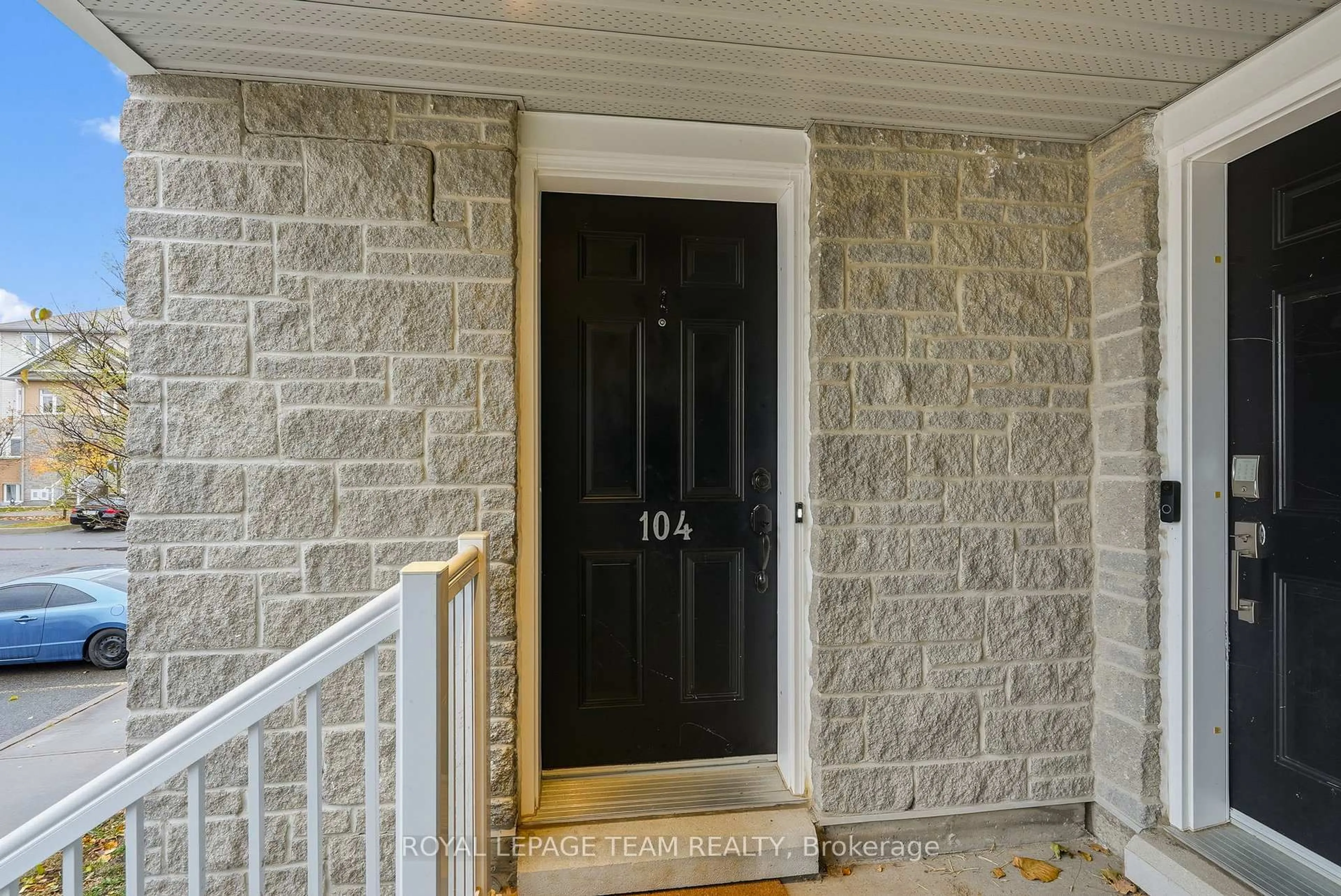 Indoor entryway for 104 Fir Lane, North Grenville Ontario K0G 1J0