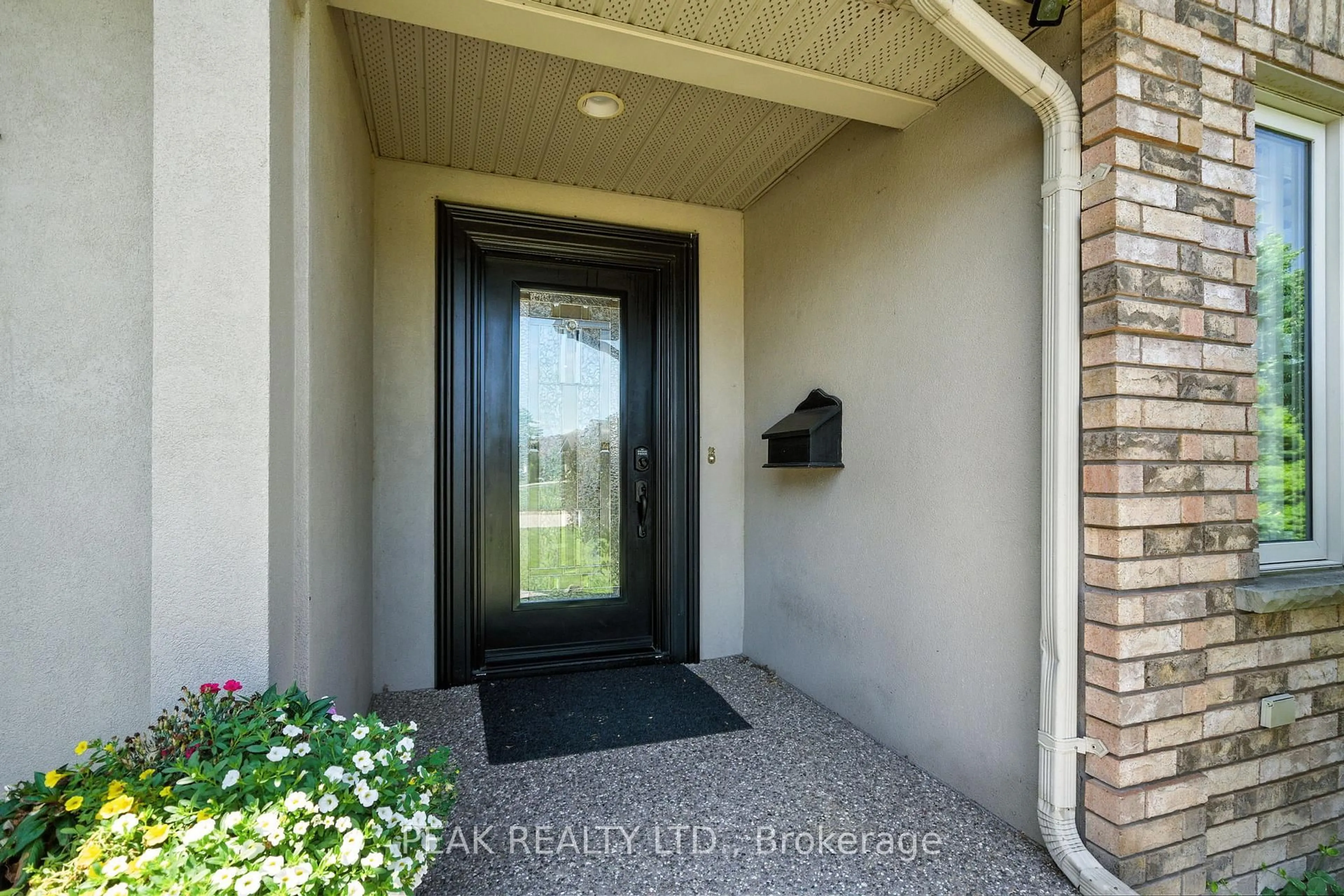 Indoor entryway for 28 Macpherson Dr, Brant Ontario N3L 4C6