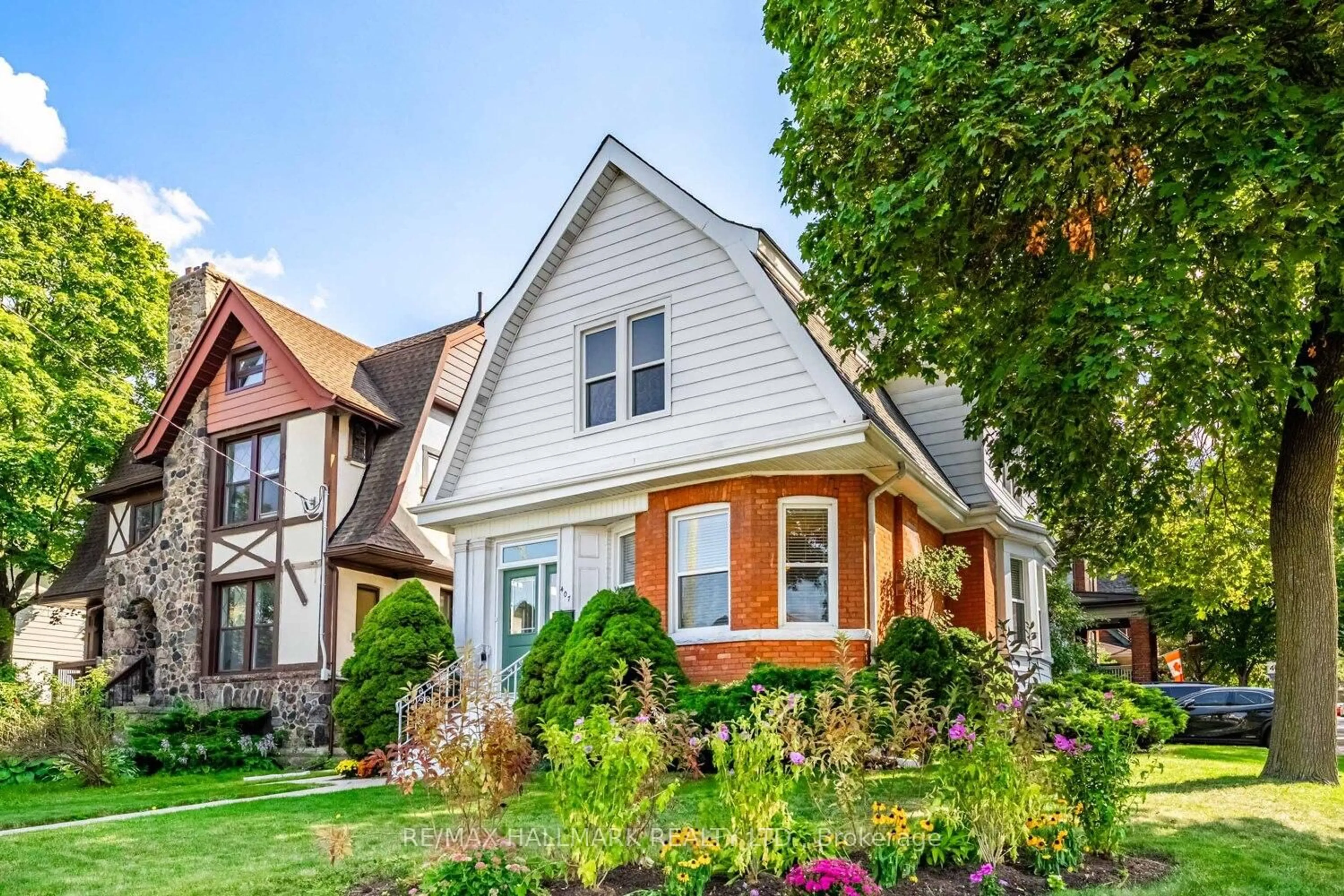 Home with brick exterior material, street for 407 Aberdeen Ave, Hamilton Ontario L8P 2R9