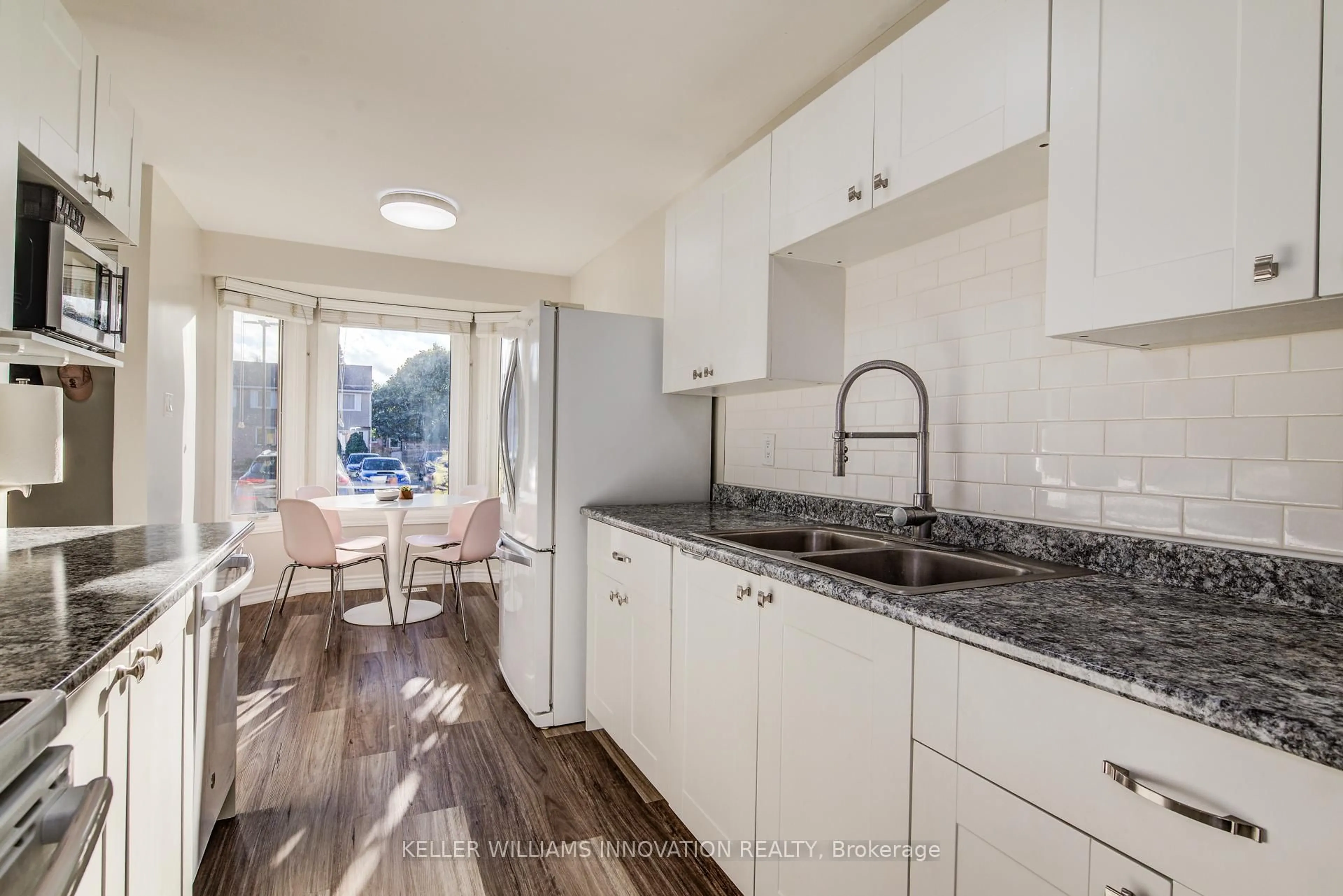 Open concept kitchen, unknown for 10 Mill Creek Rd #21, Cambridge Ontario N1R 1J6