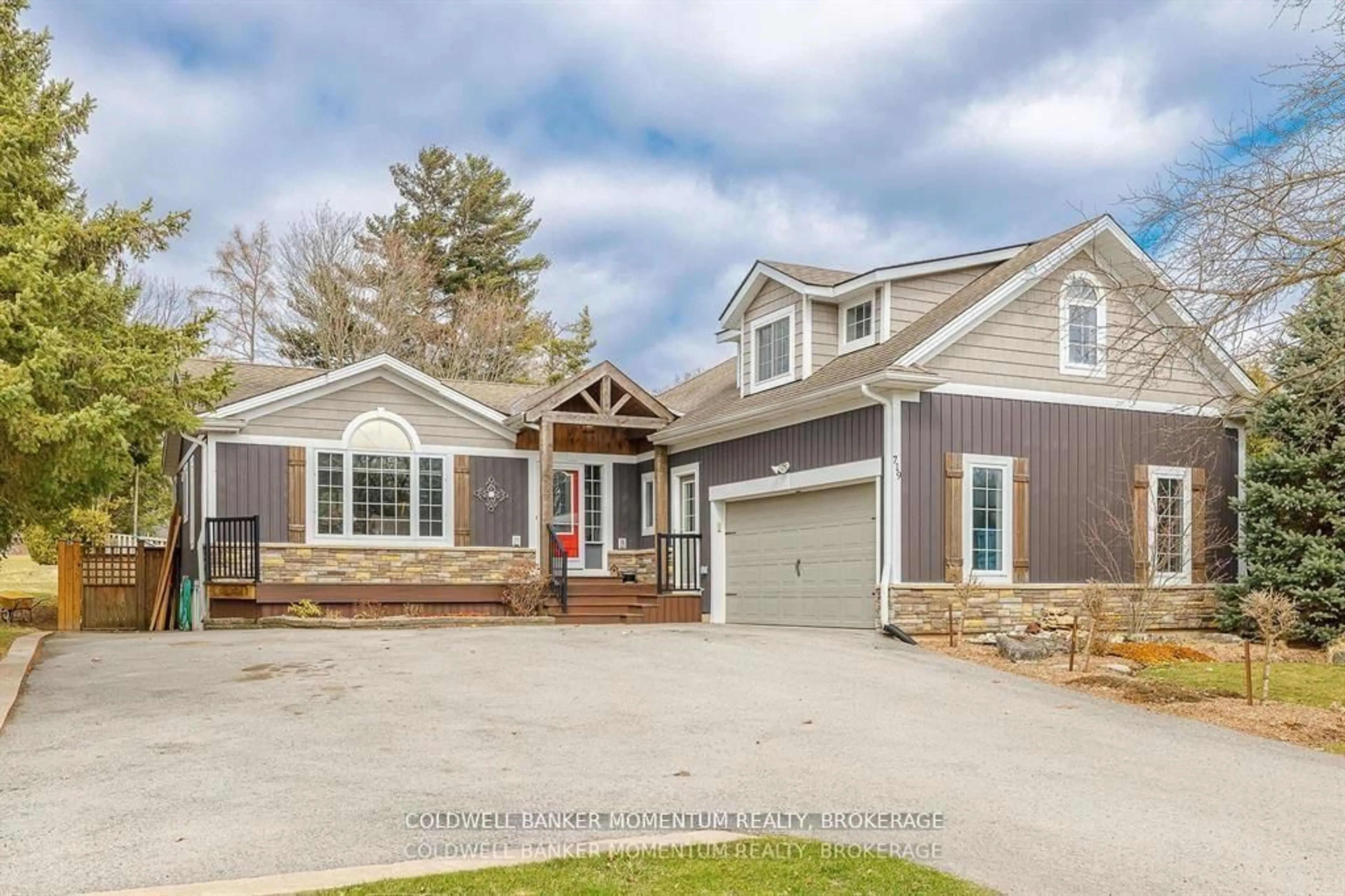 Home with vinyl exterior material, unknown for 719 Welland Rd, Pelham Ontario L0S 1C0