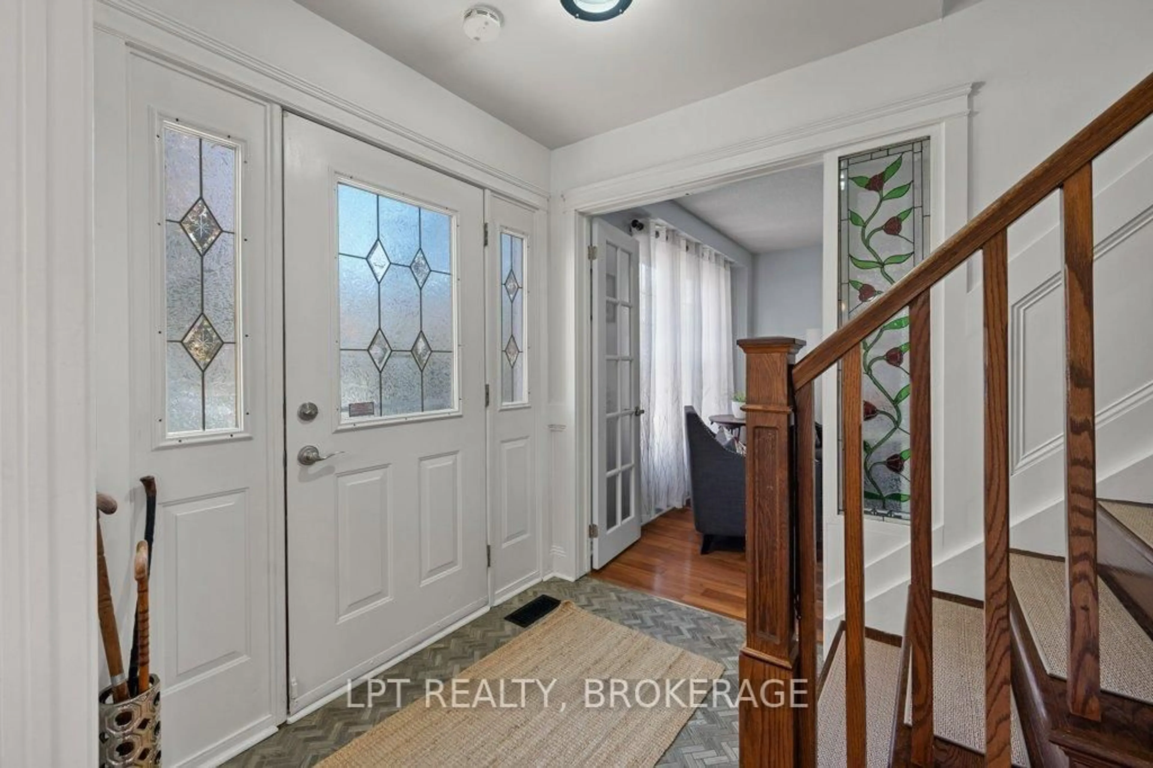 Indoor entryway for 761 Hillside Dr, Kingston Ontario K7M 5Y9