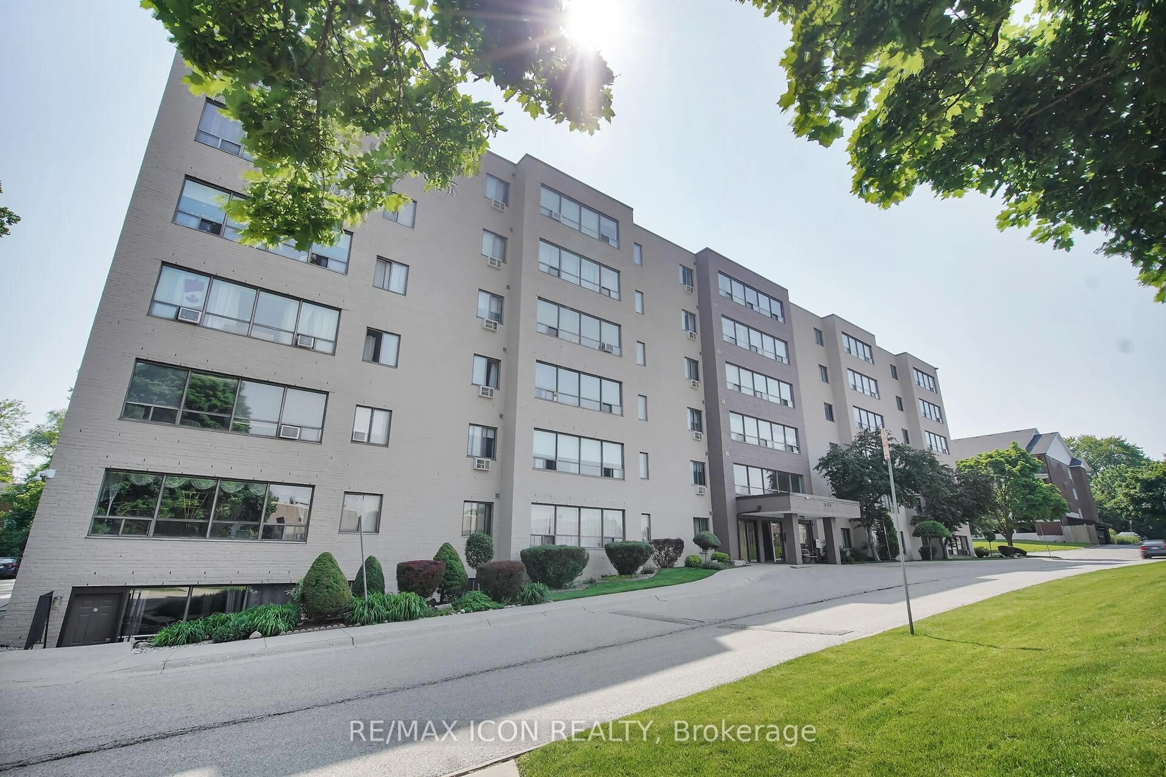 Unknown for 650 Cheapside St #408, London East Ontario N5Y 5J8