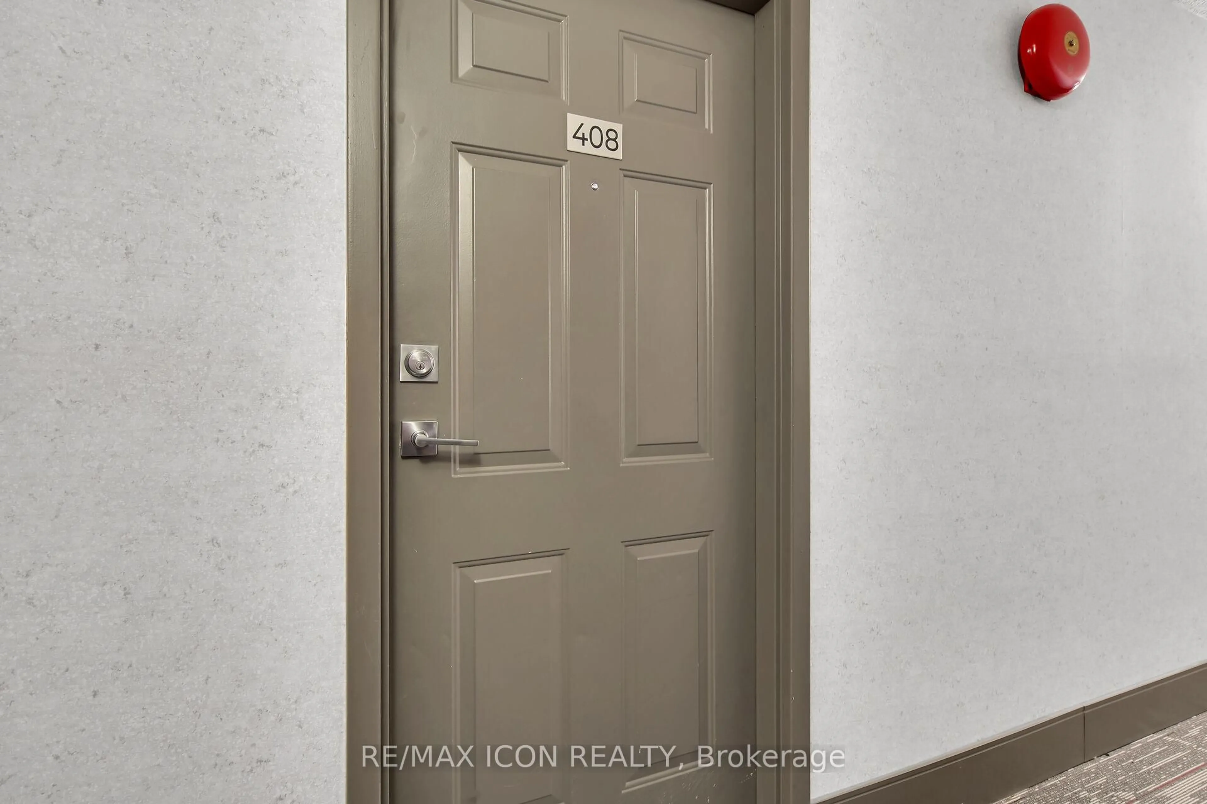 Indoor entryway for 650 Cheapside St #408, London East Ontario N5Y 5J8