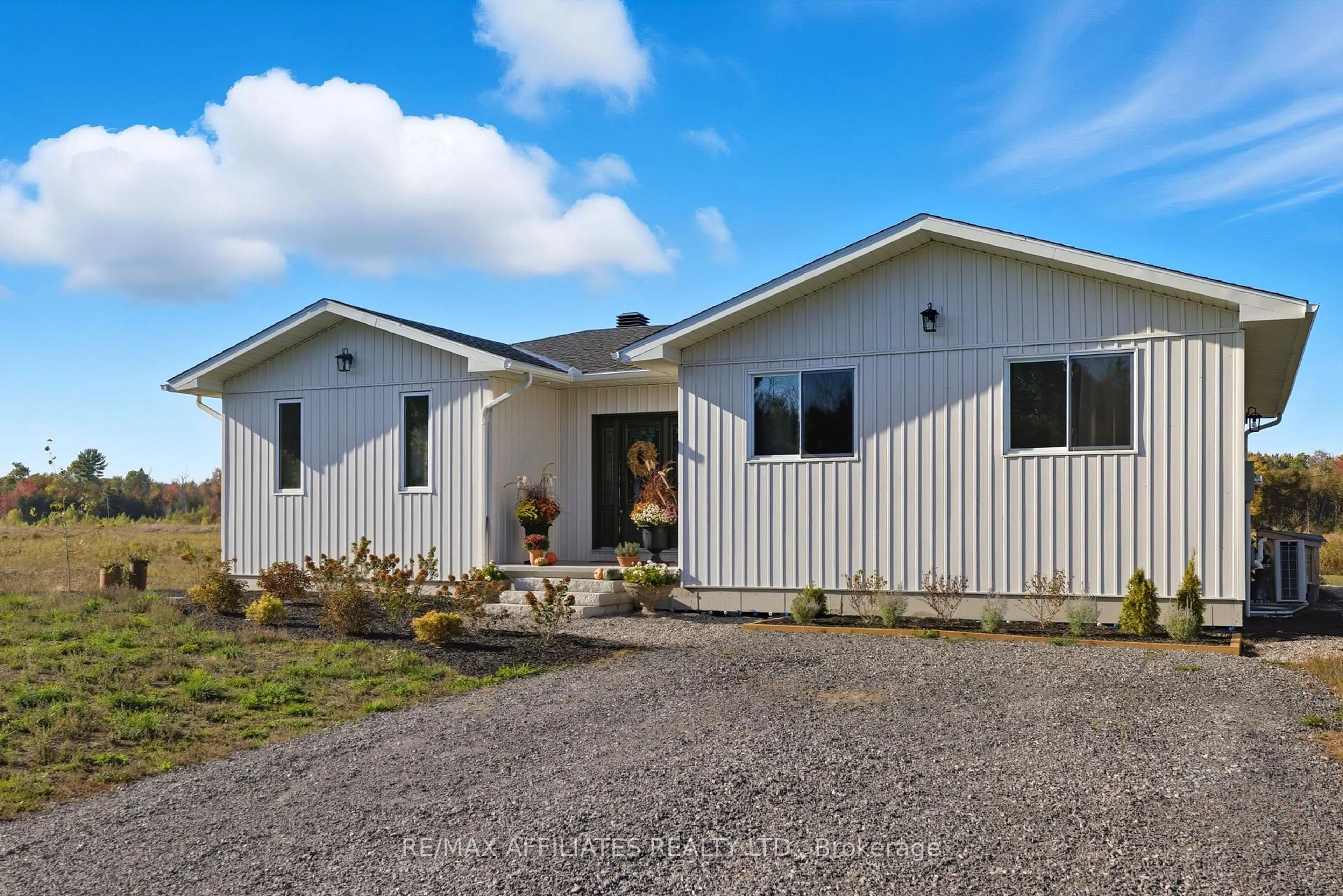 Home with vinyl exterior material, unknown for 1606 Pittston Rd, Edwardsburgh/Cardinal Ontario K0E 1X0