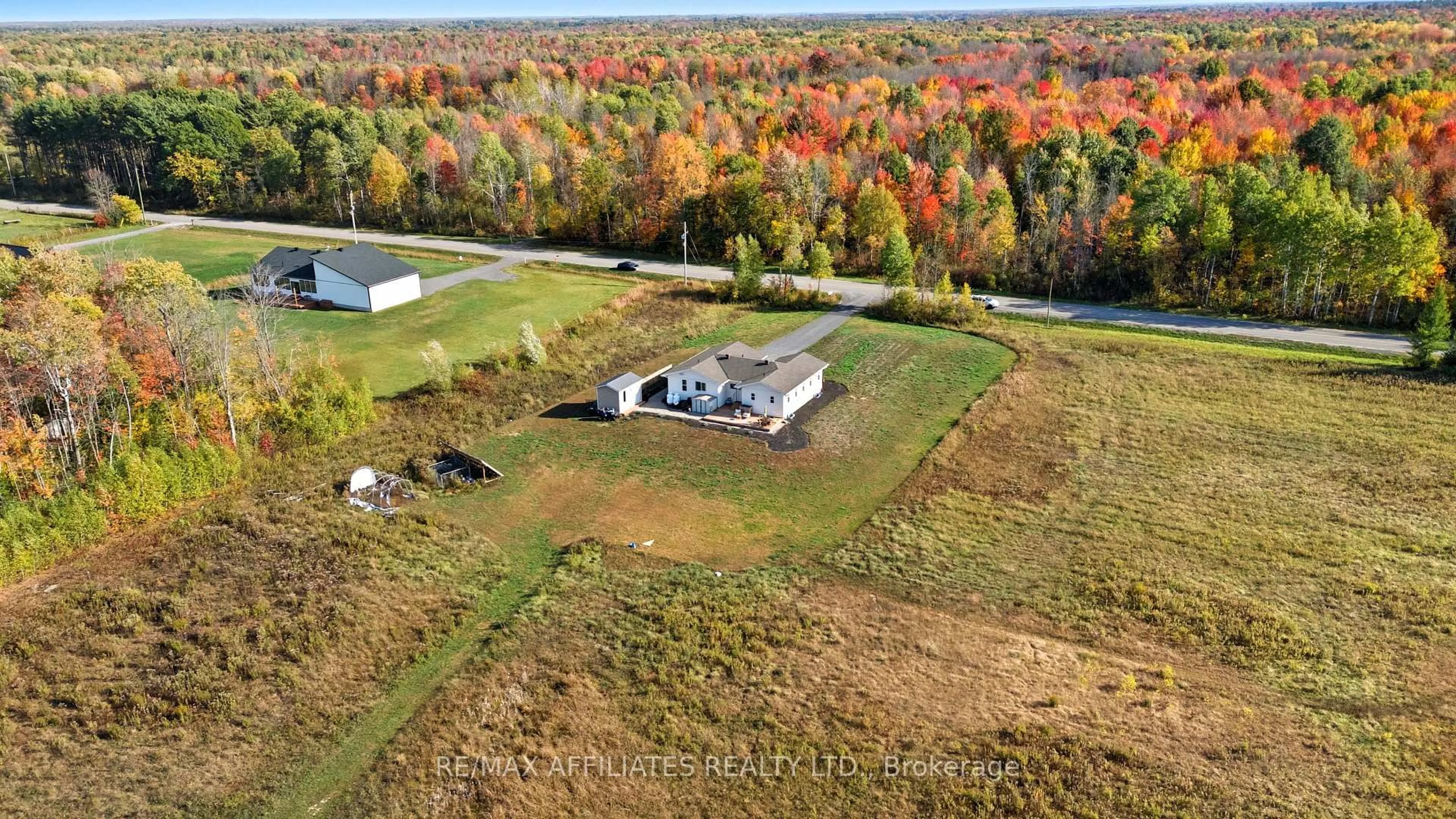 A pic from outside/outdoor area/front of a property/back of a property/a pic from drone, building for 1606 Pittston Rd, Edwardsburgh/Cardinal Ontario K0E 1X0