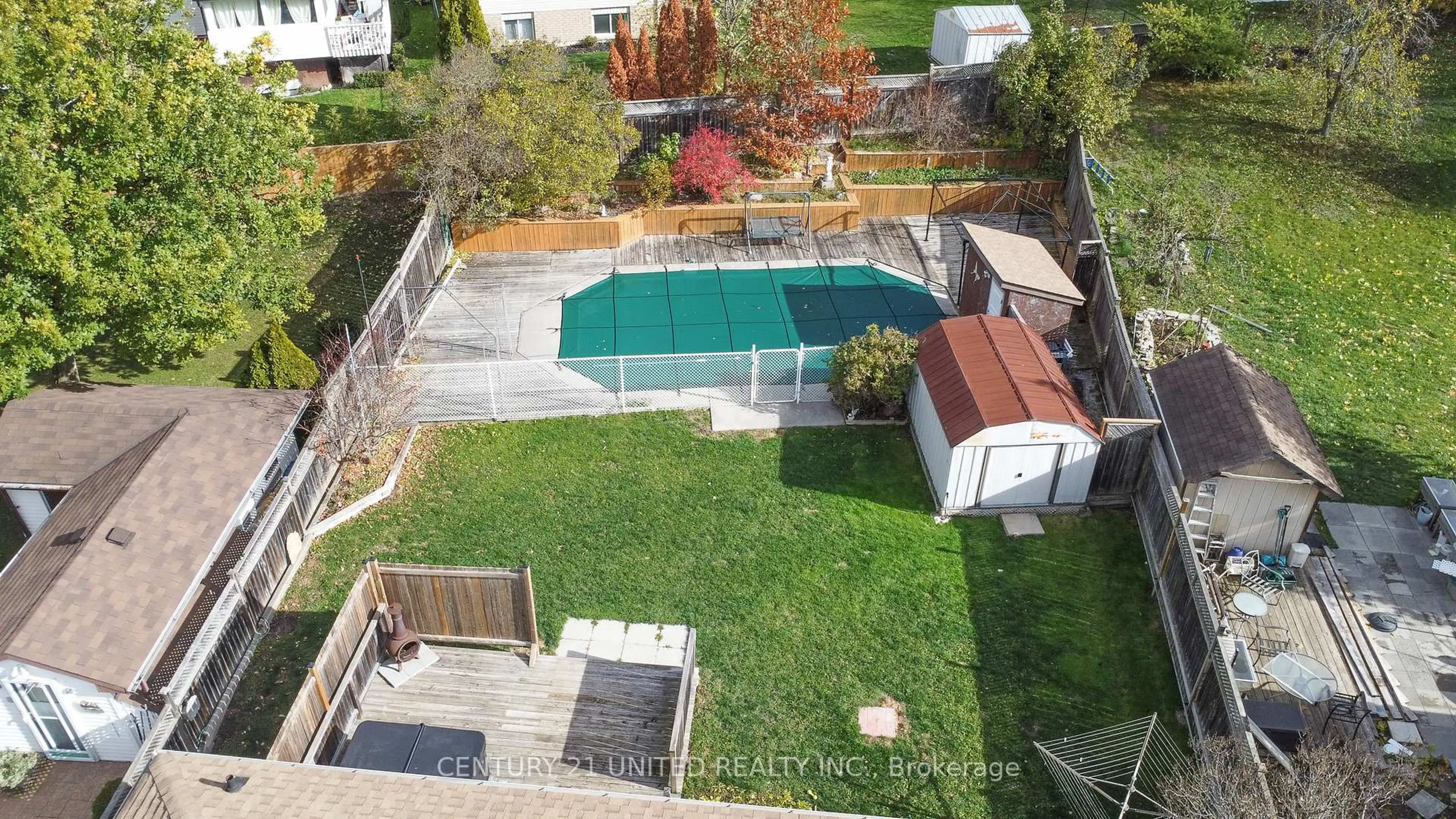 A pic from outside/outdoor area/front of a property/back of a property/a pic from drone, street for 2130 Meadowview Rd, Peterborough Ontario K9L 1S4