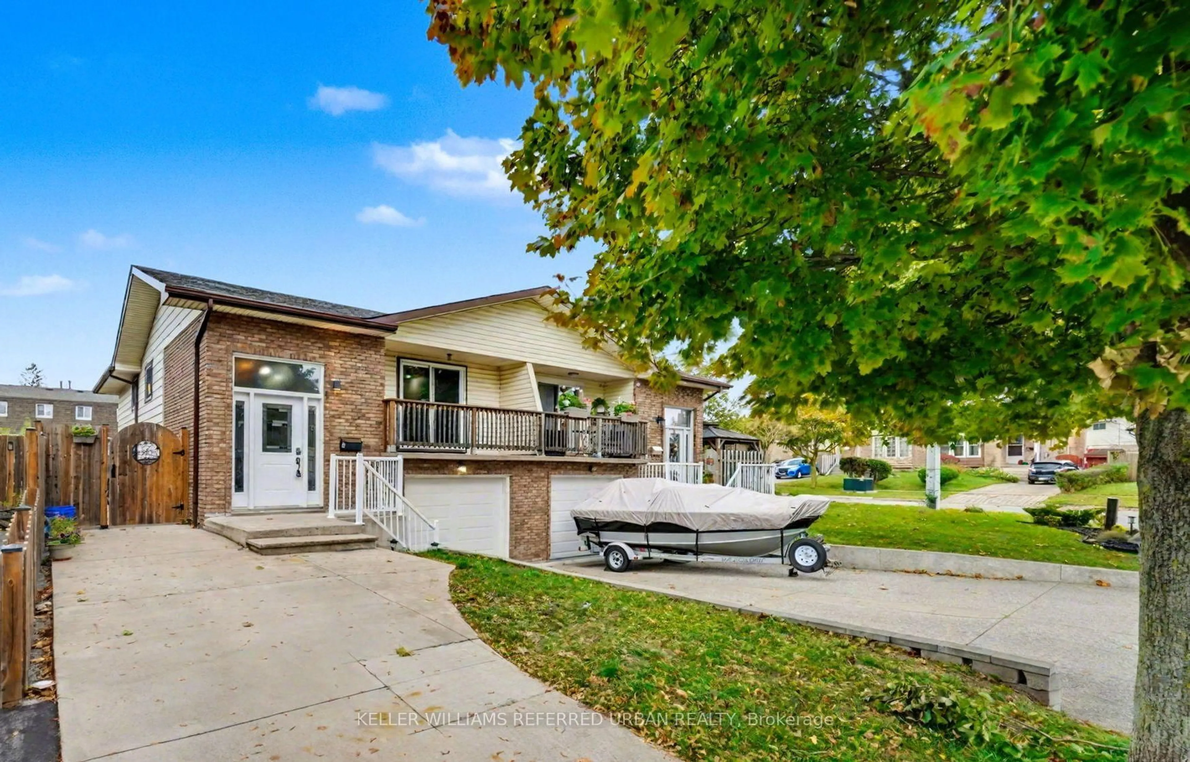 Home with vinyl exterior material, street for 4 Deborah Crt, St. Catharines Ontario L2P 3R6