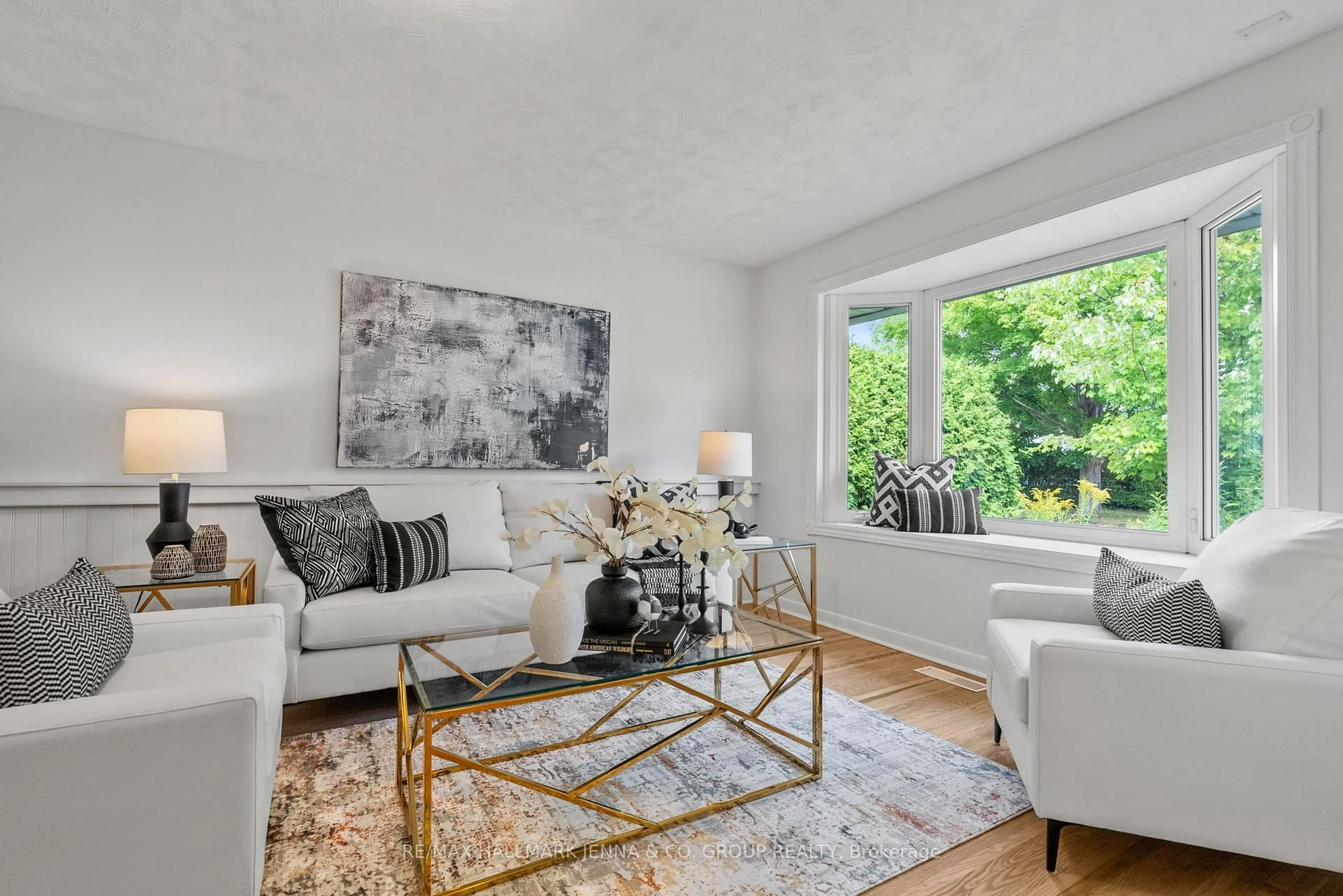 Living room with furniture, unknown for 1246 Cobden Rd, Ottawa Ontario K2C 2Z9