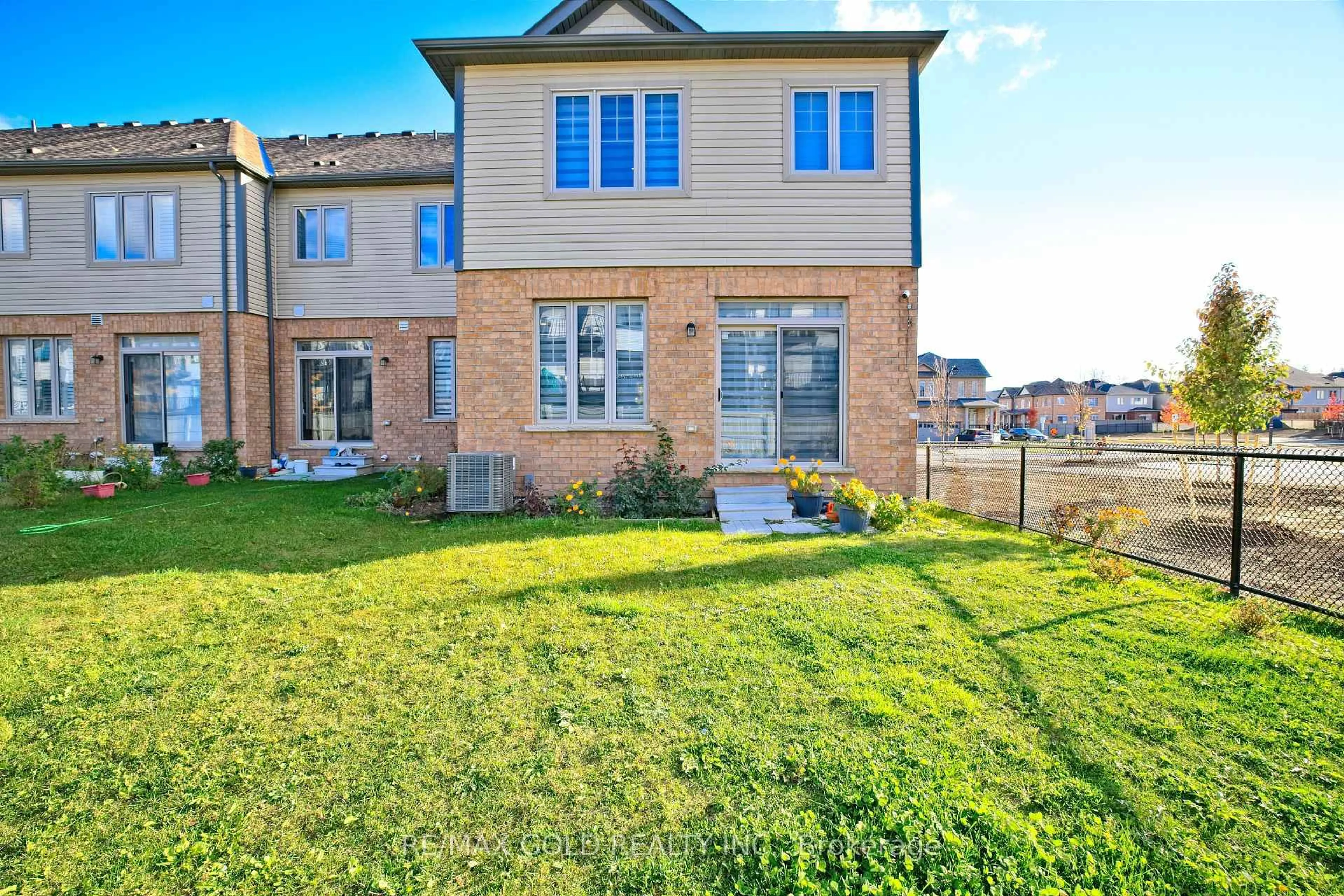 Home with brick exterior material, unknown for 71 Gloria St, Kitchener Ontario N2R 0R4