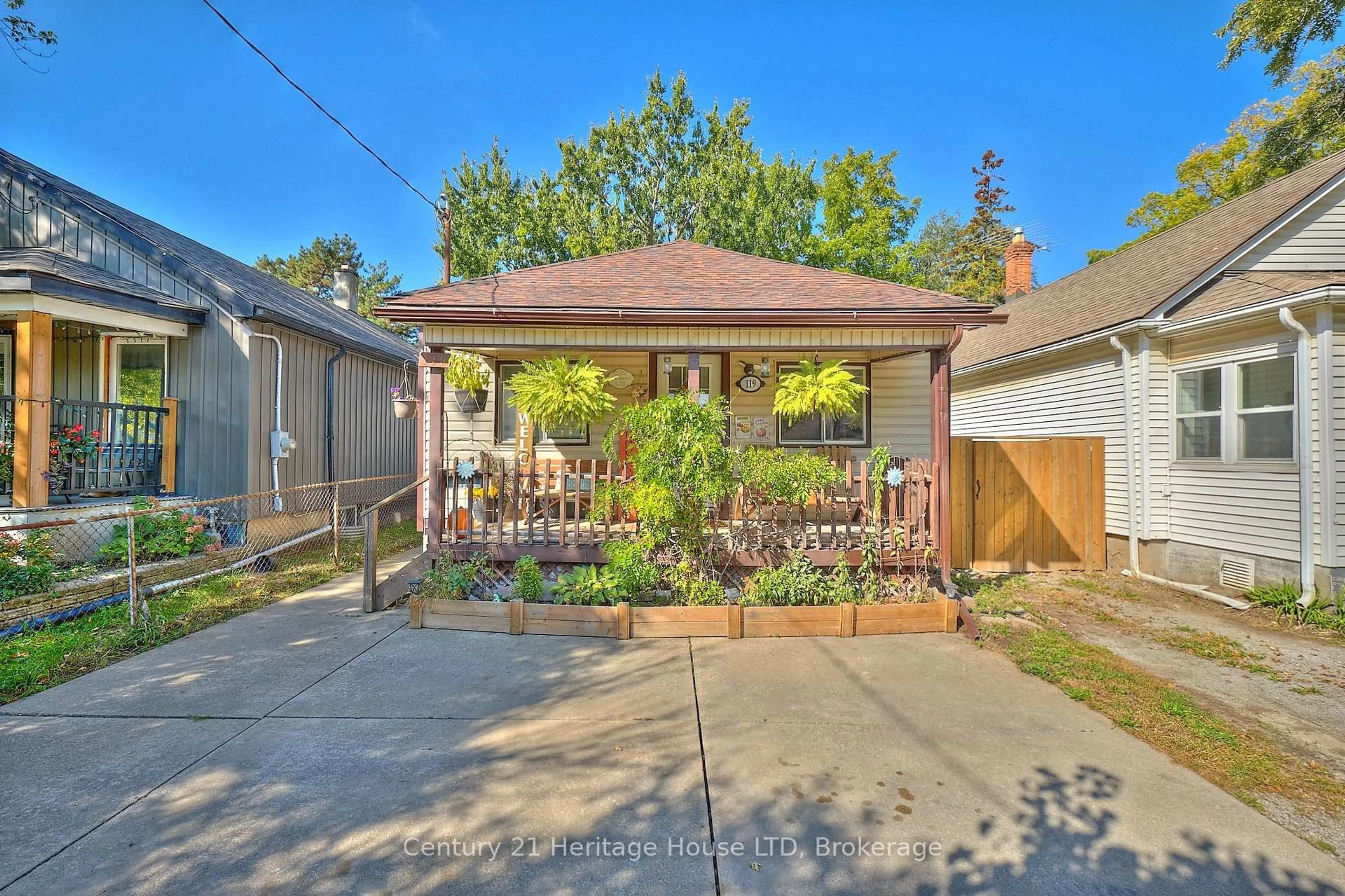 Home with brick exterior material, street for 119 Page St, St. Catharines Ontario L2R 4A8