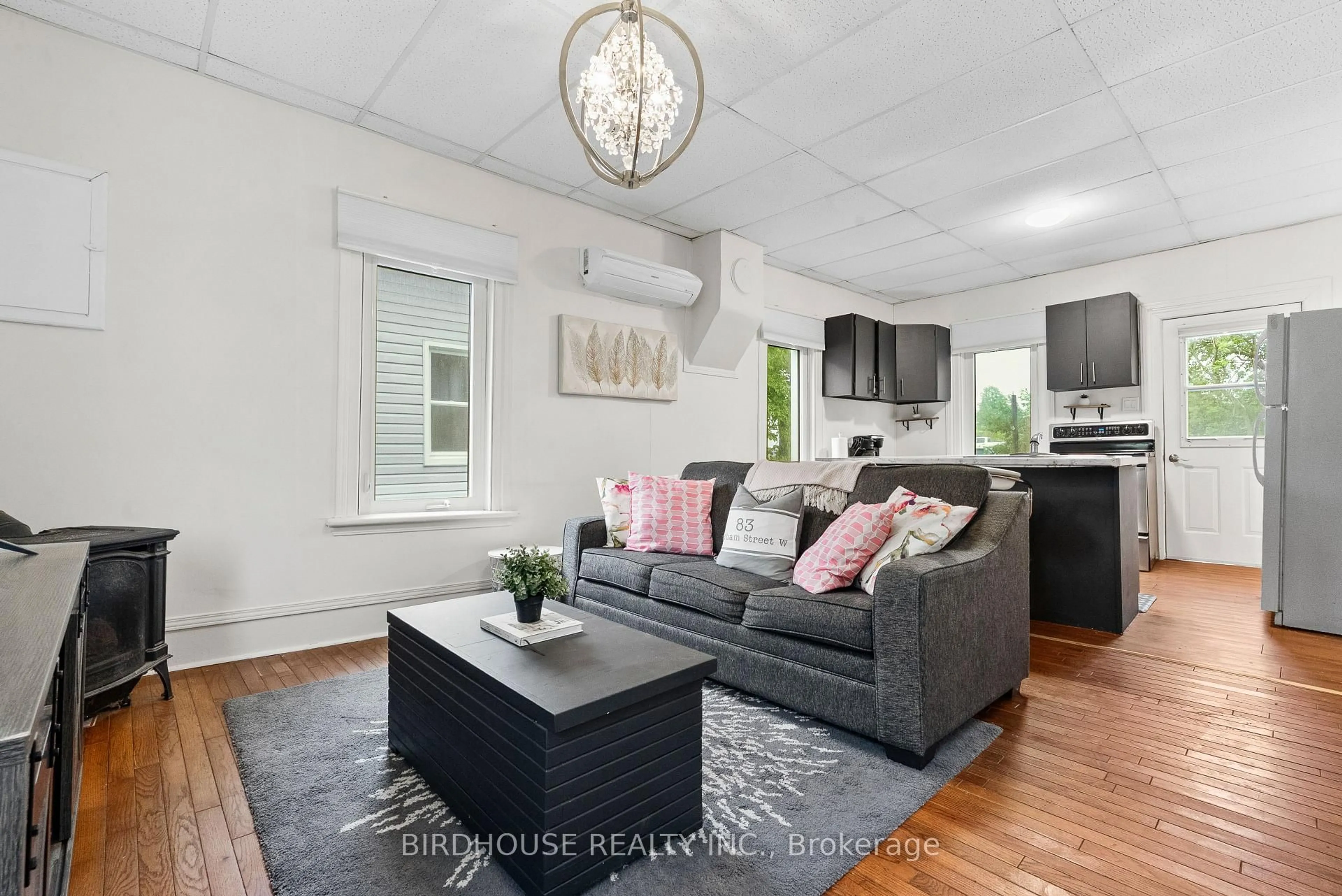 Living room with furniture, unknown for 83 Durham St, Kawartha Lakes Ontario K9V 2P8