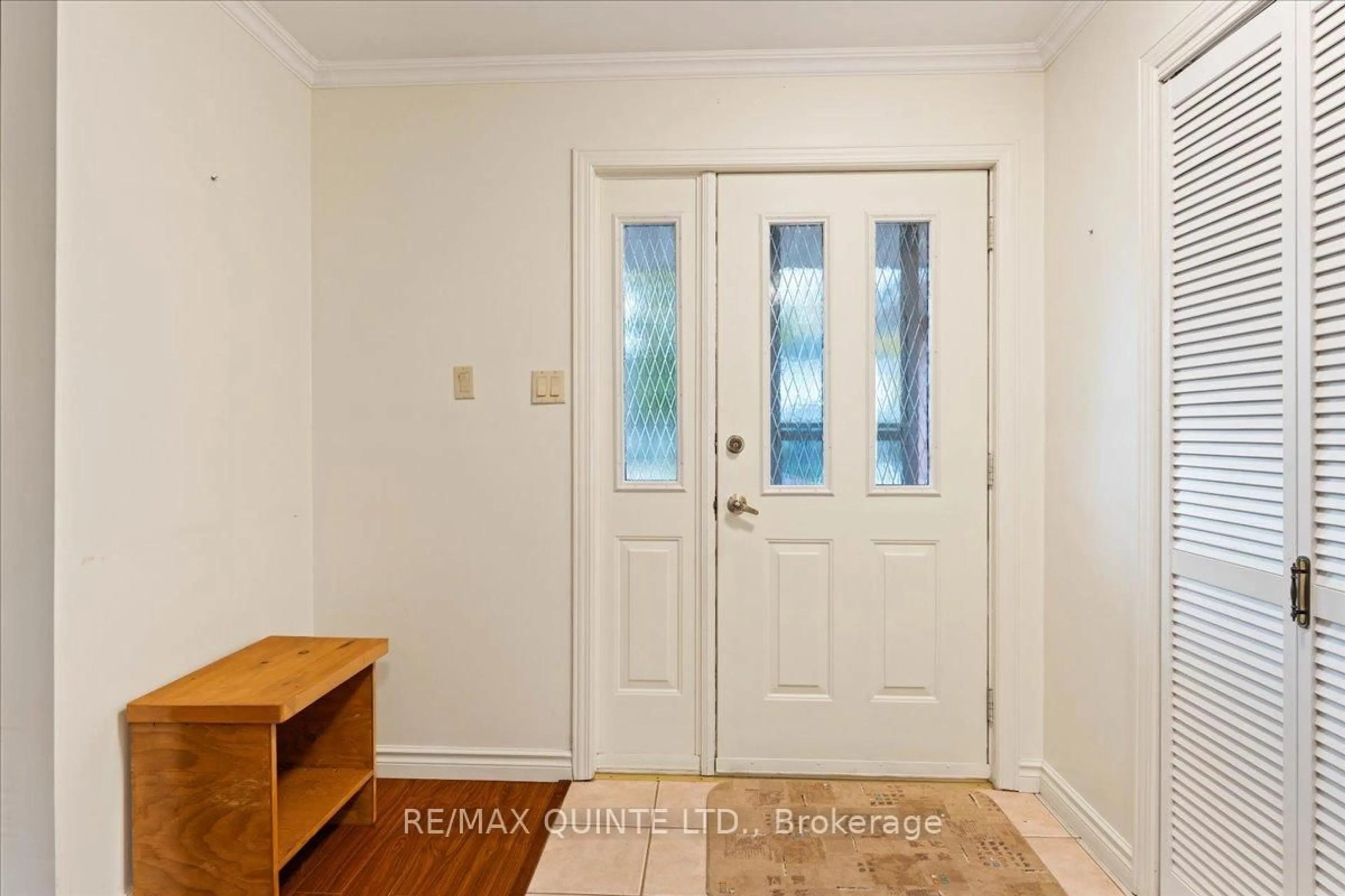 Indoor entryway for 16 Maple Ave, Prince Edward County Ontario K0K 2T0