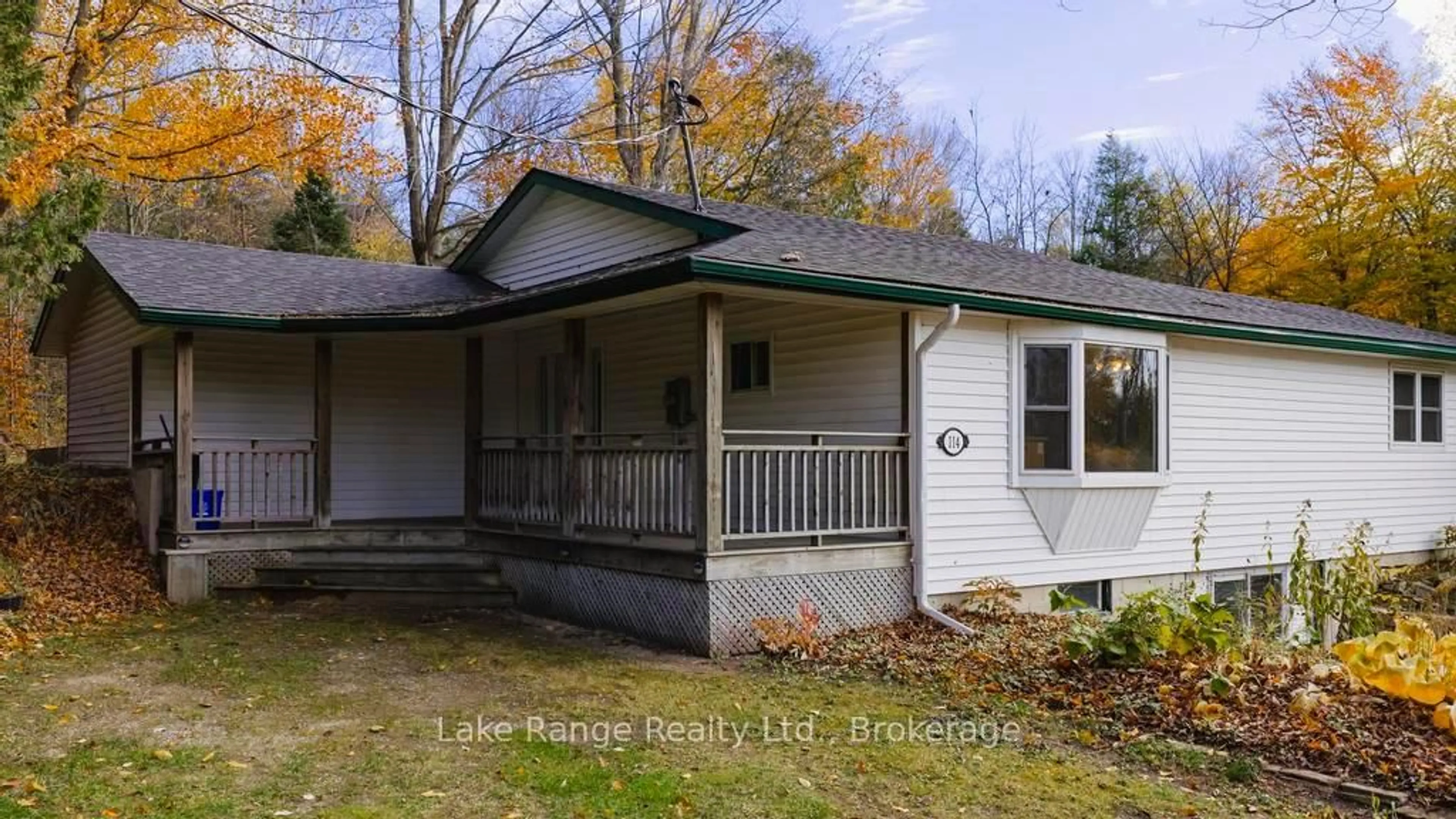 Home with vinyl exterior material, unknown for 114/112 Lake Range Dr, Huron-Kinloss Ontario N2Z 2X3