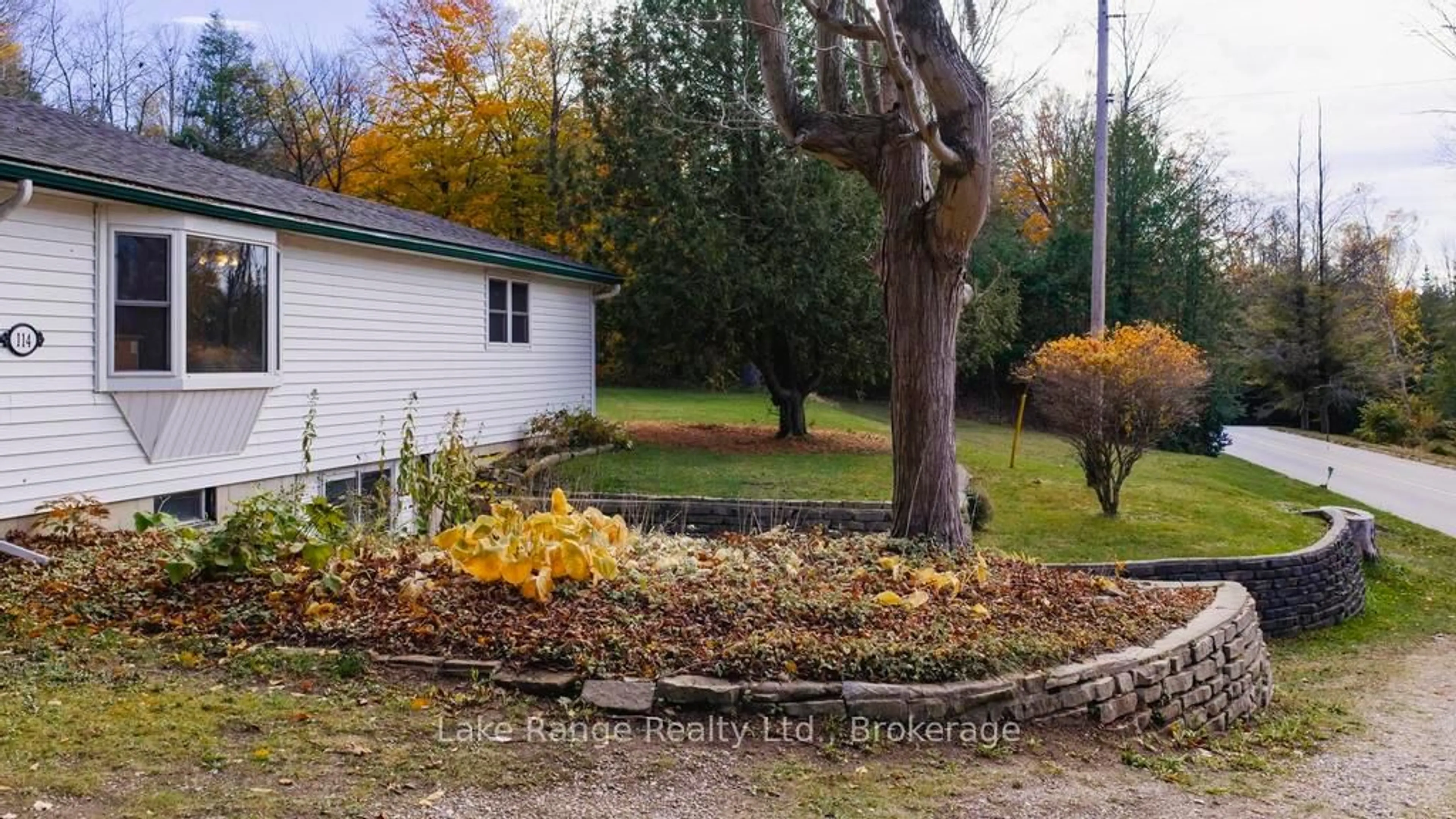 Shed for 114/112 Lake Range Dr, Huron-Kinloss Ontario N2Z 2X3