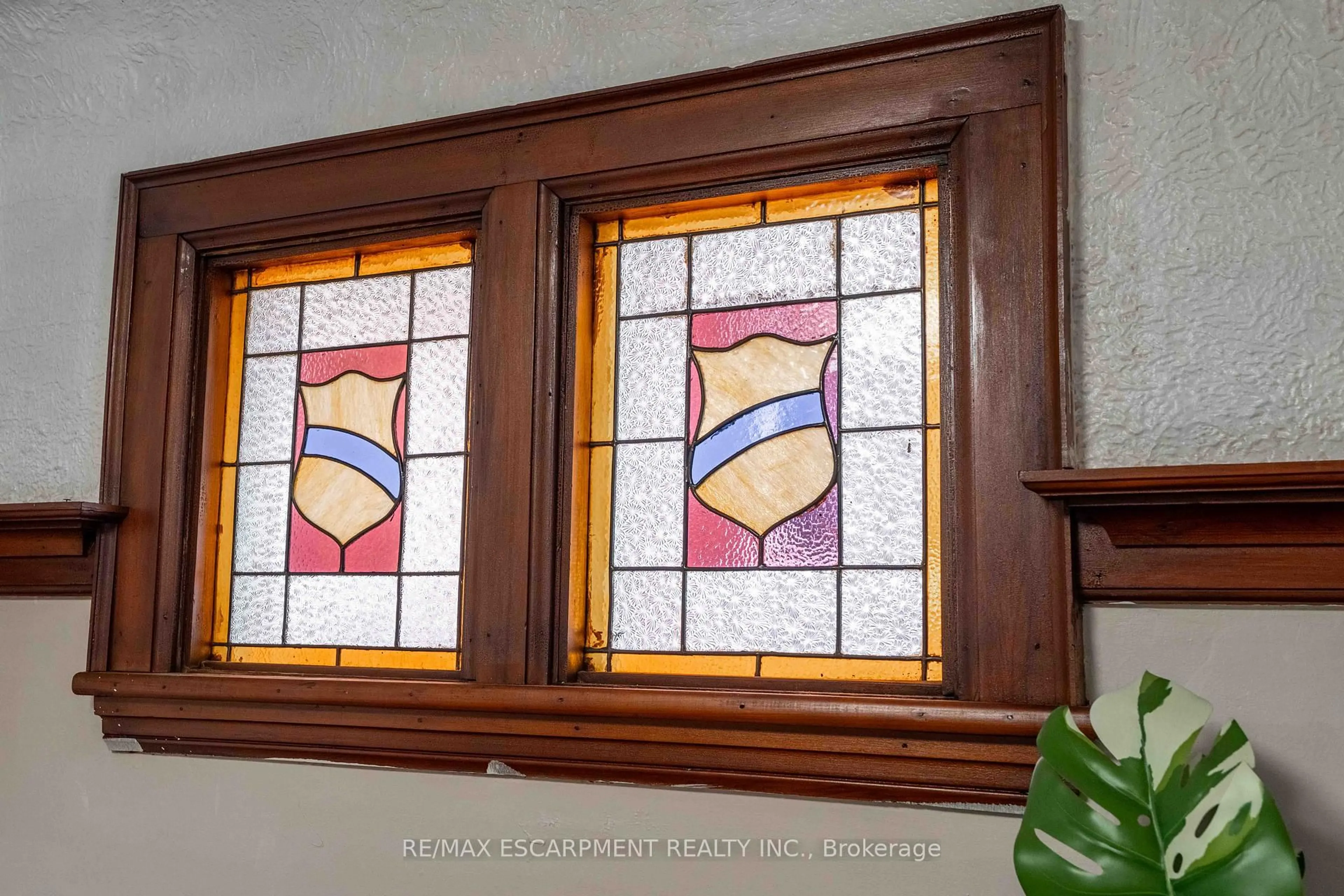 Indoor entryway for 228 Province St, Hamilton Ontario L8K 2L7