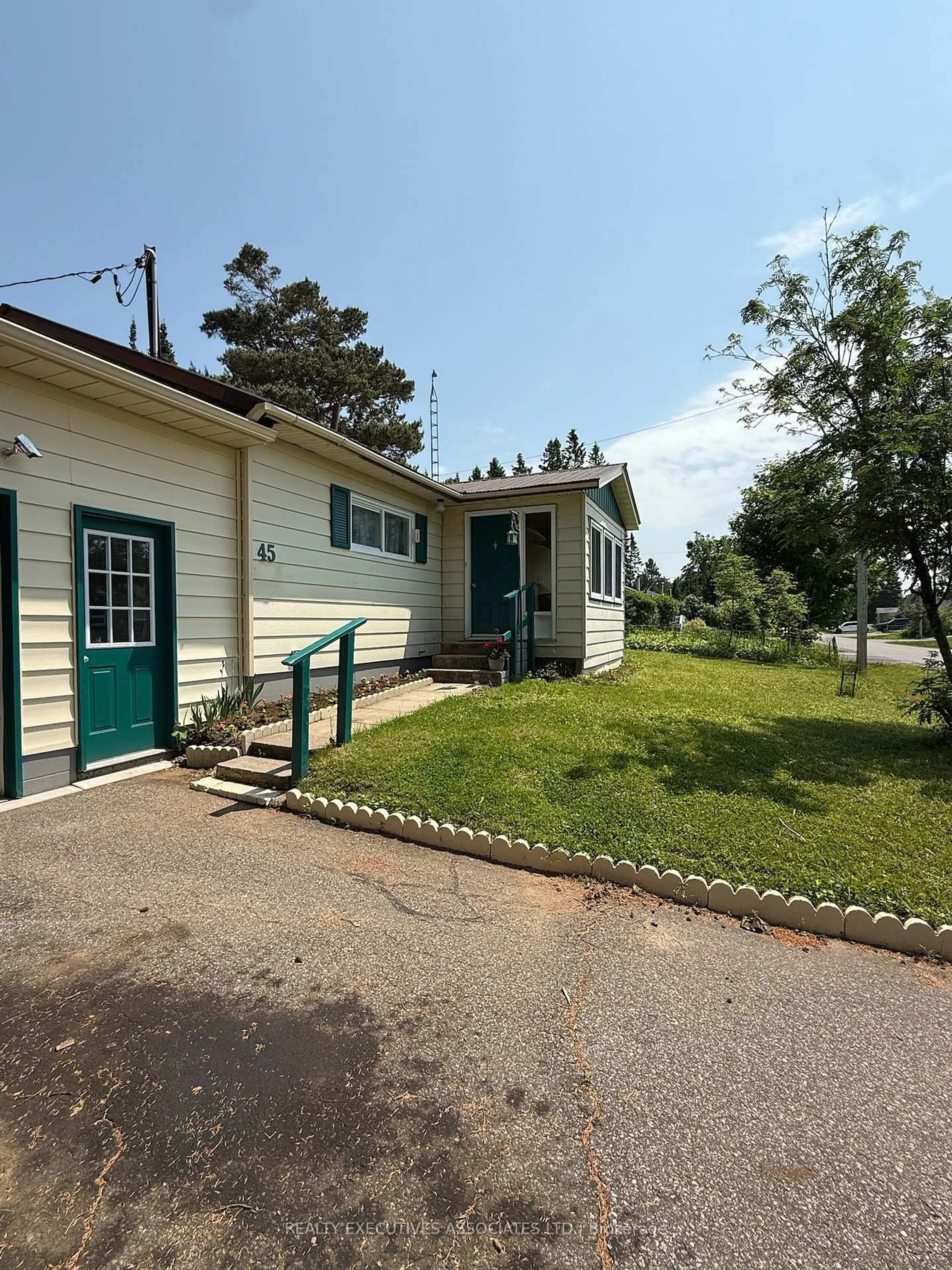 A pic from outside/outdoor area/front of a property/back of a property/a pic from drone, street for 45 Larch St, Highlands East Ontario K0L 1M0