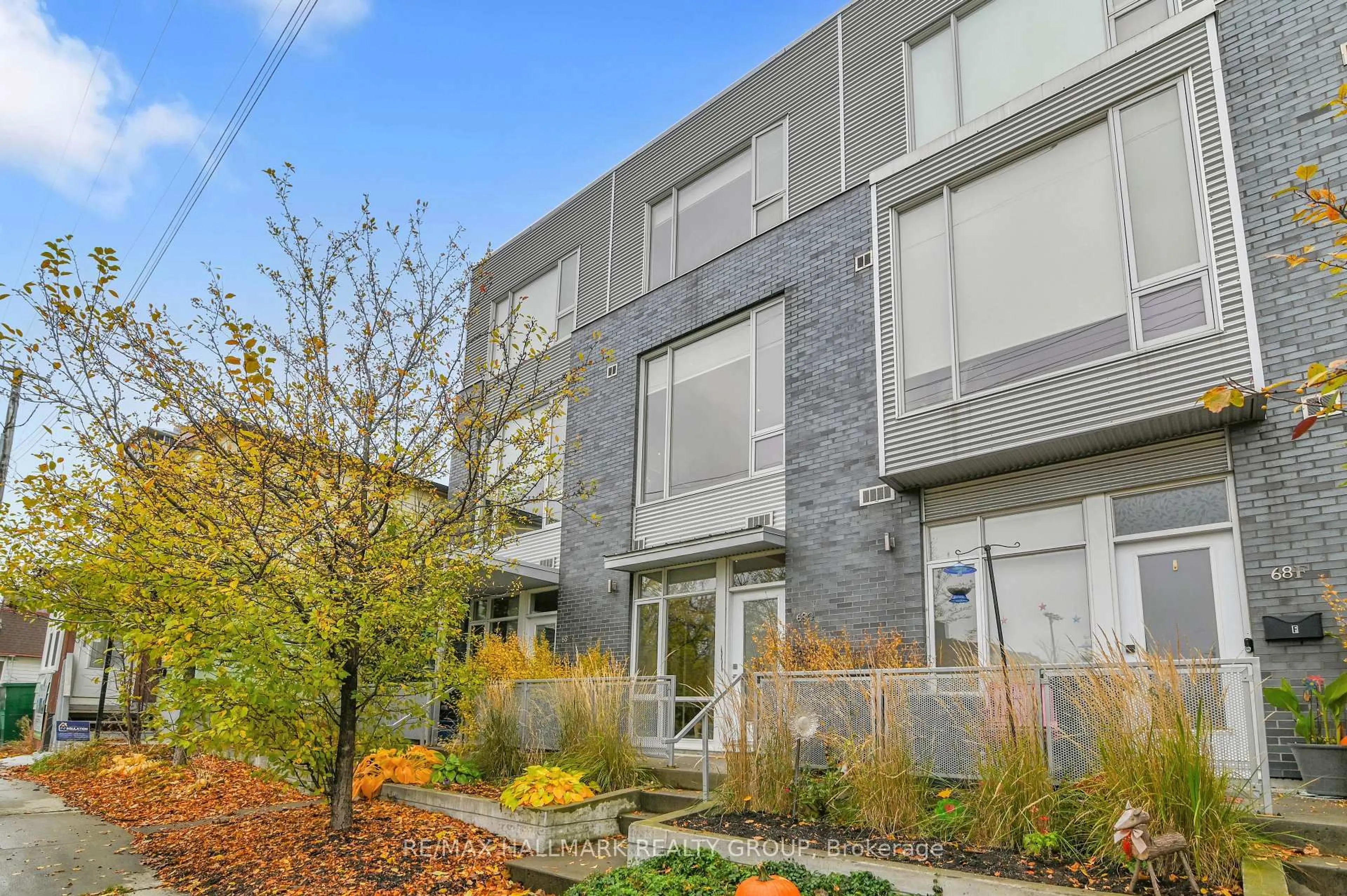 Home with brick exterior material, street for 68G Stonehurst Ave, Ottawa Ontario K1Y 1R5