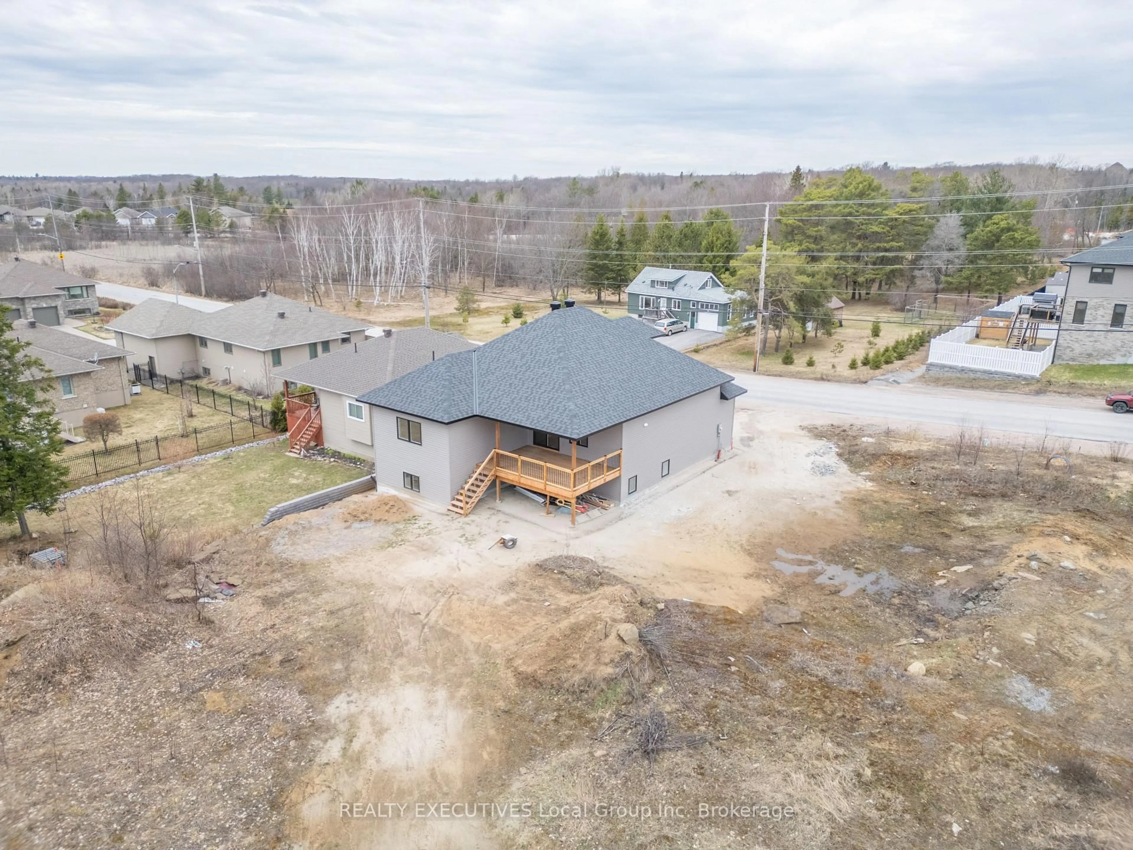 A pic from outside/outdoor area/front of a property/back of a property/a pic from drone, building for 101 TOWER Dr, North Bay Ontario P1C 0A4