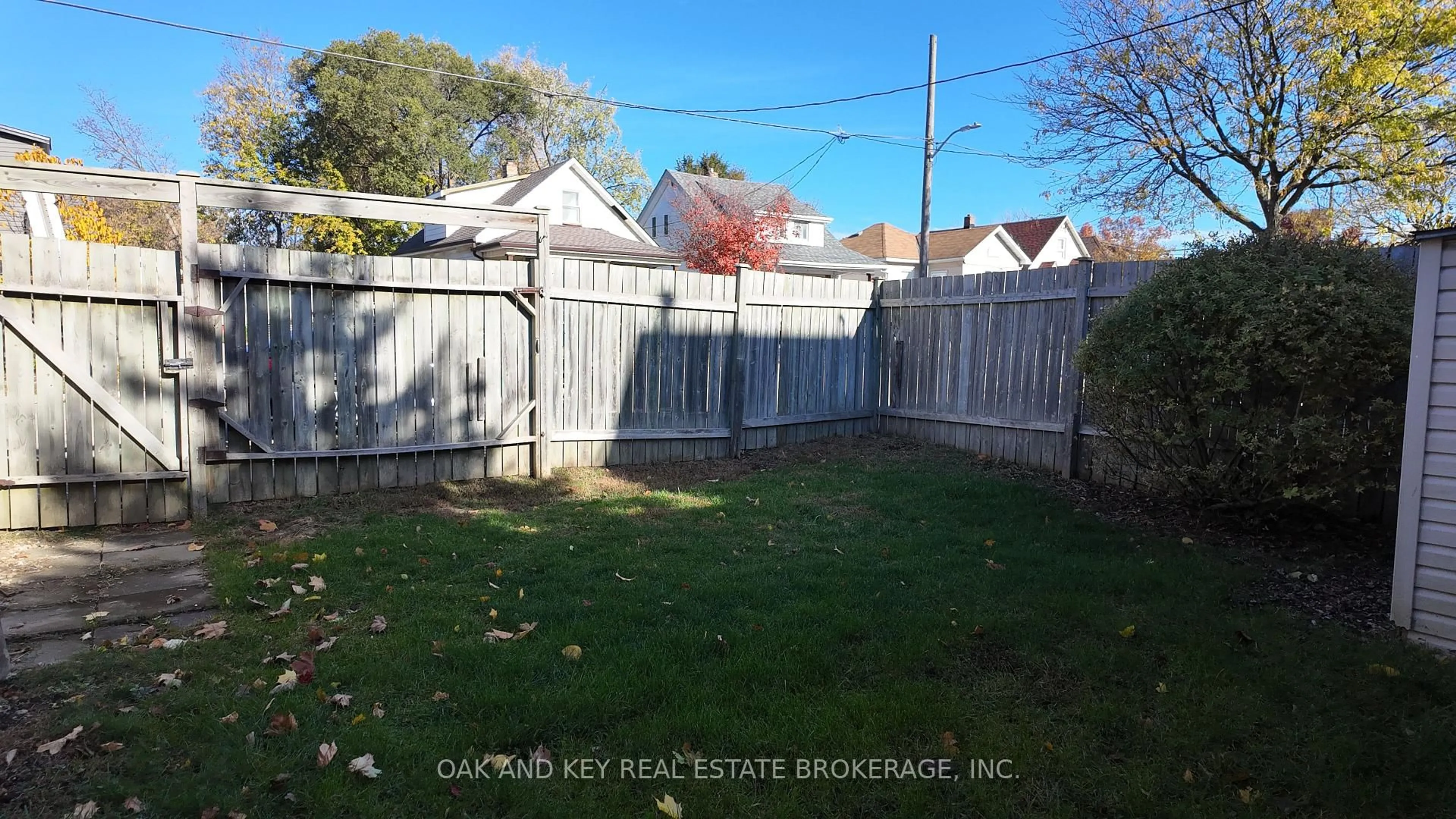 Unknown for 32 Tennyson St, London East Ontario N5Z 2K7