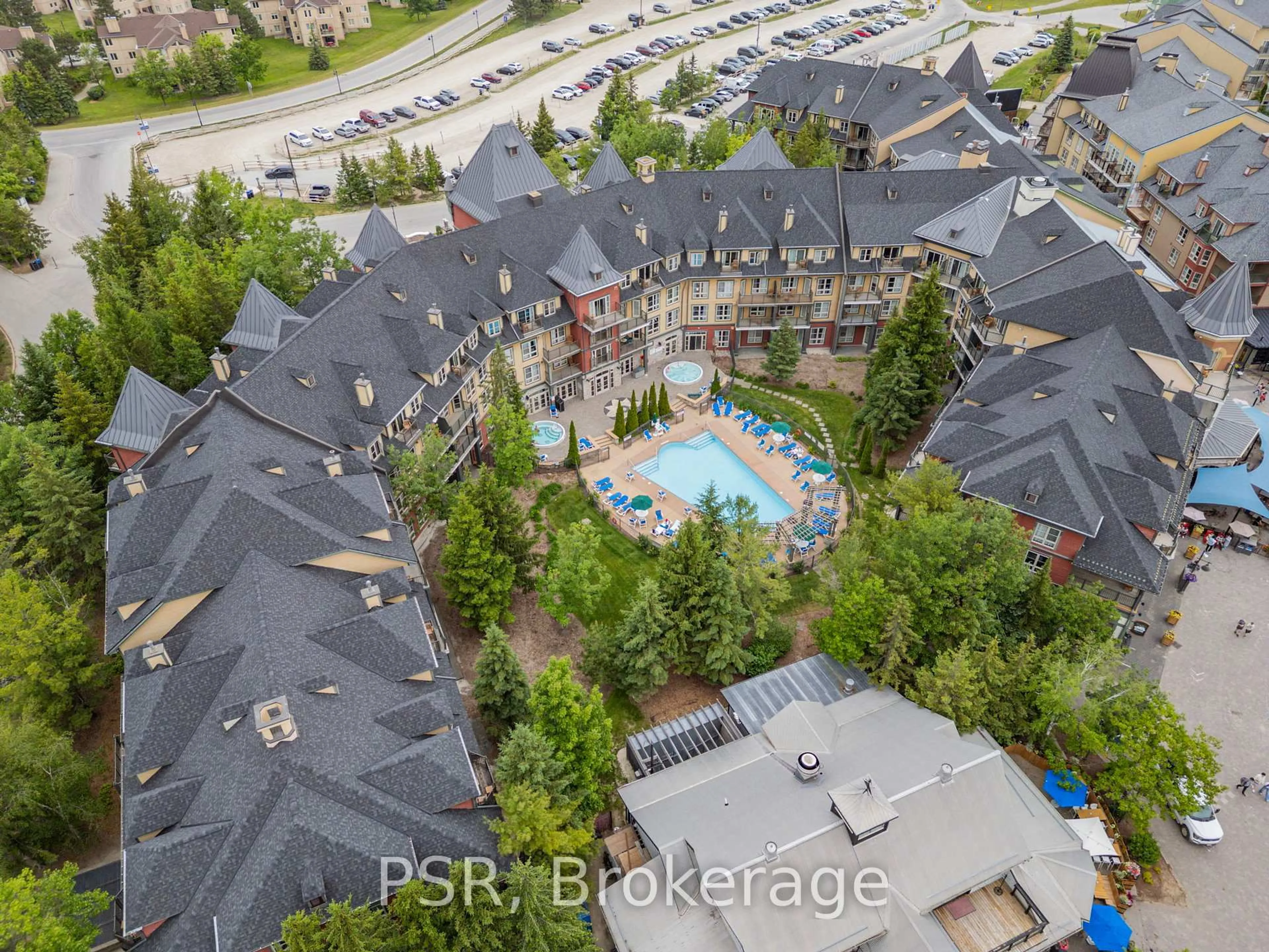 A pic from outside/outdoor area/front of a property/back of a property/a pic from drone, city buildings view from balcony for 156 Jozo Weider Blvd #465, Blue Mountains Ontario L9Y 0V2