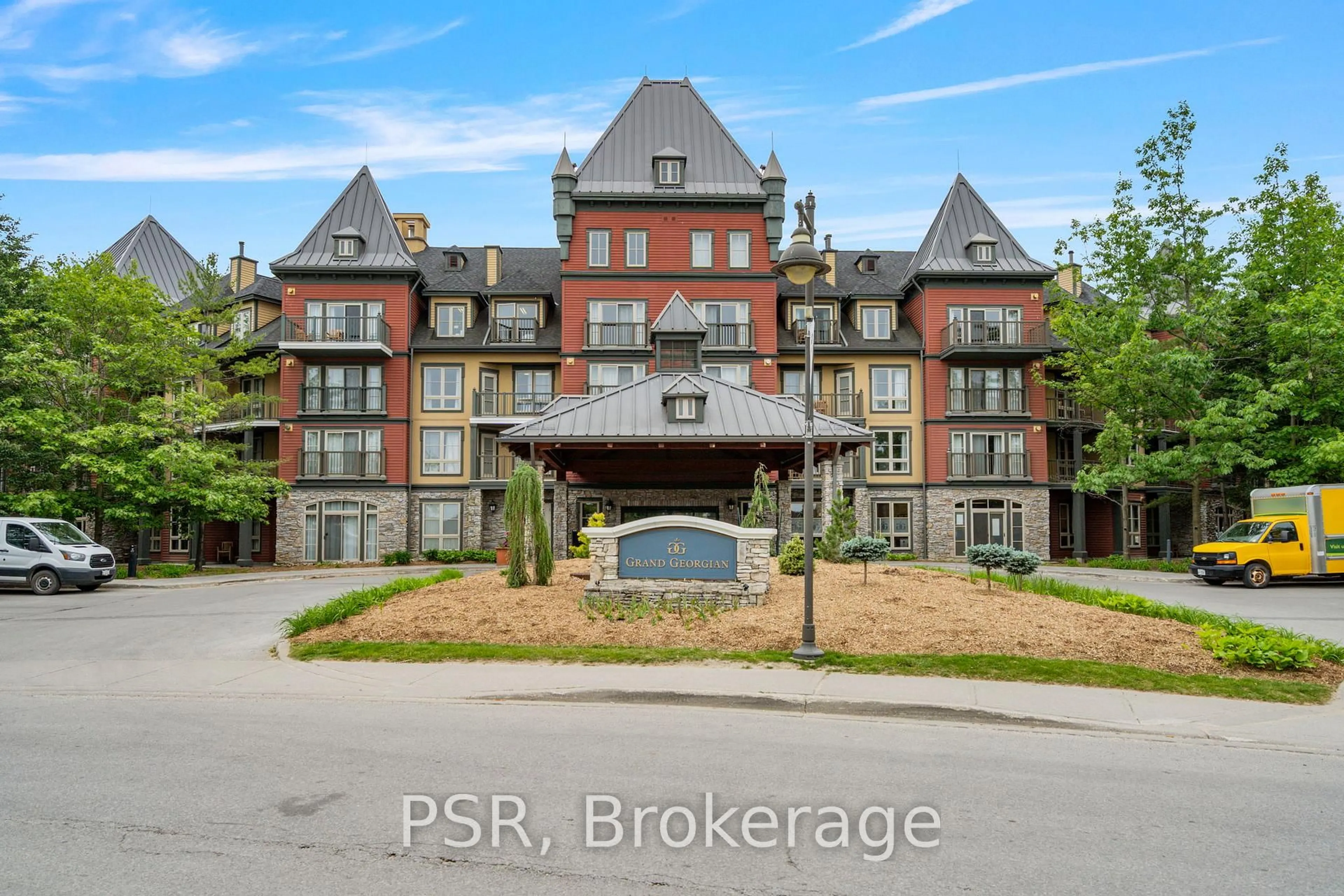 A pic from outside/outdoor area/front of a property/back of a property/a pic from drone, unknown for 156 Jozo Weider Blvd #465, Blue Mountains Ontario L9Y 0V2