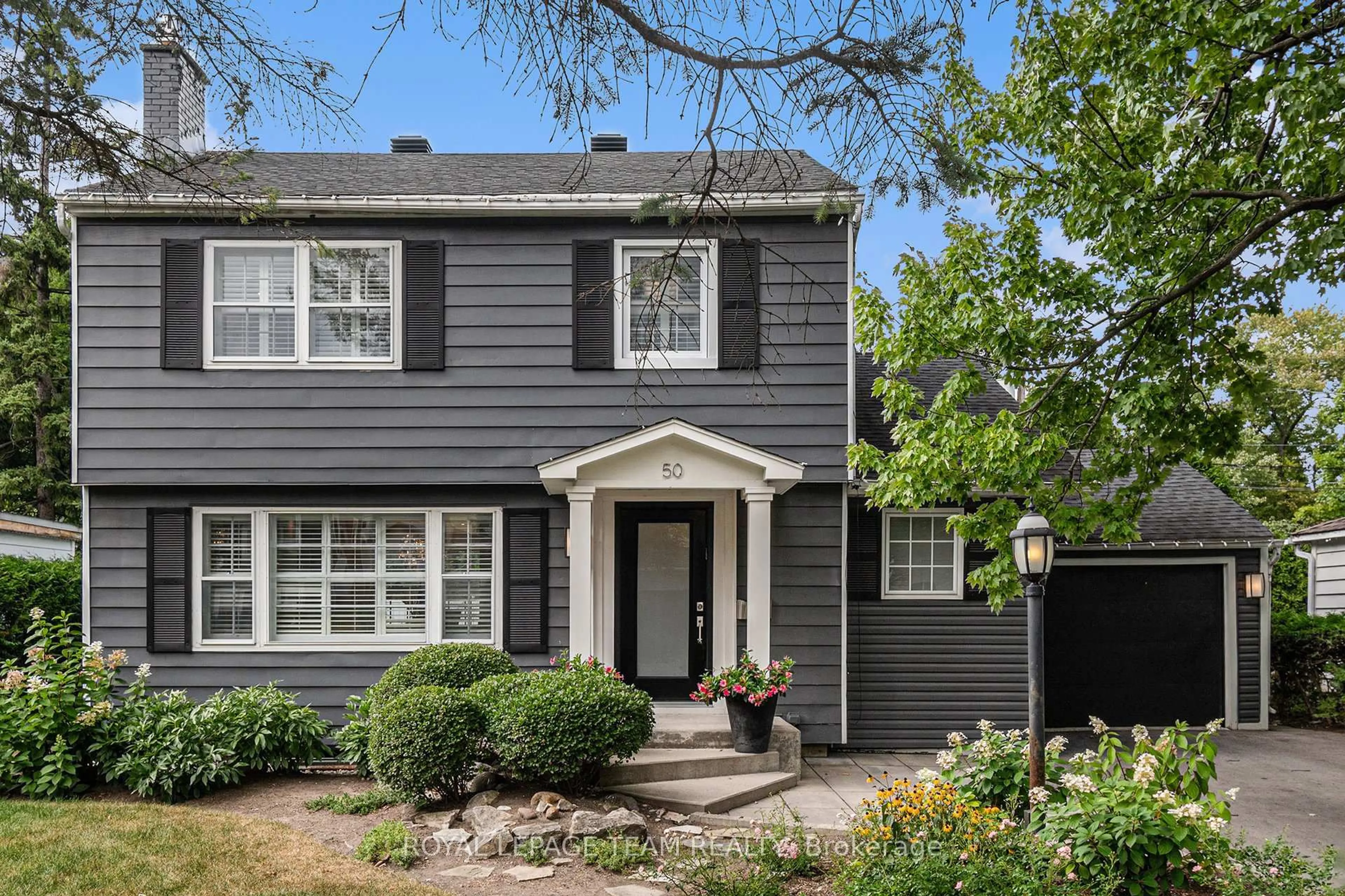 Home with vinyl exterior material, street for 50 Kilbarry Cres, Rockland Ontario K1K 0H1