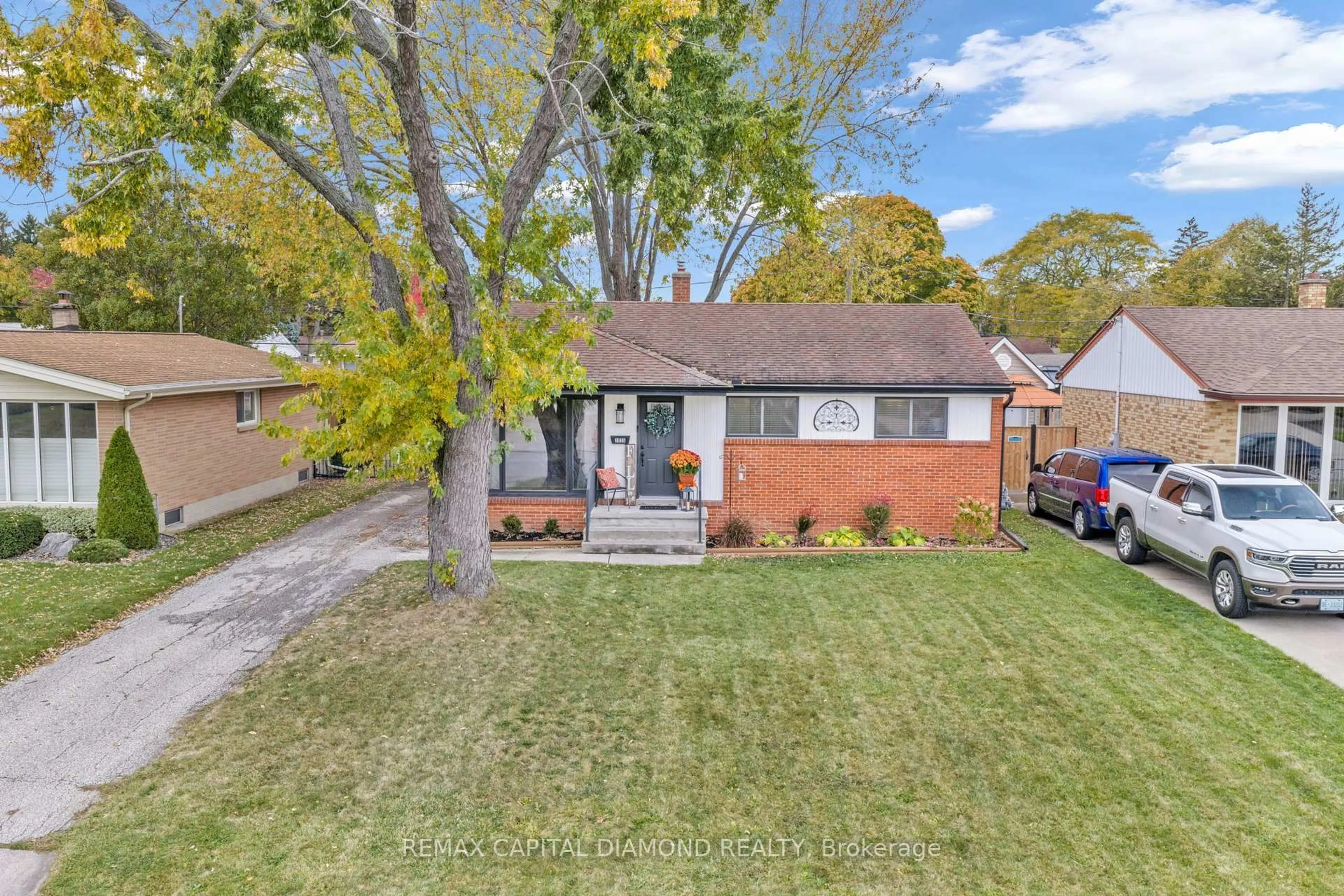 Home with brick exterior material, street for 1035 WATSON Ave, Windsor Ontario N8S 3T3