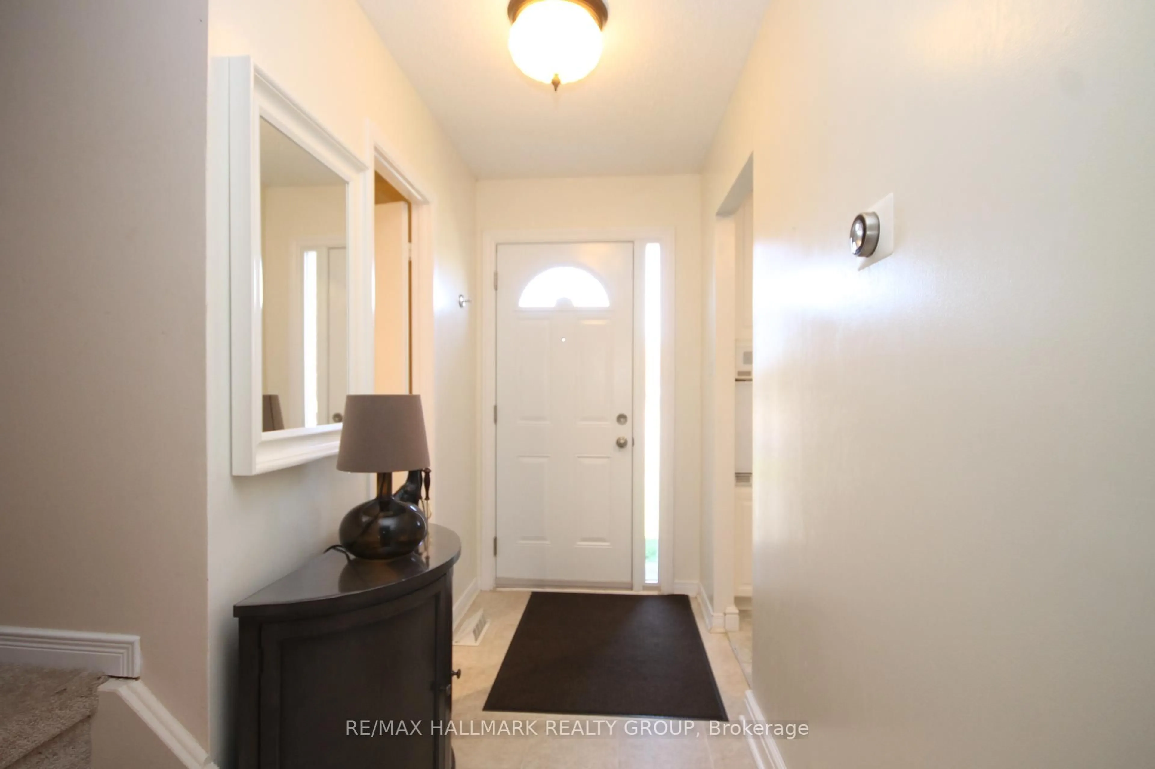 Indoor entryway for 49 Bellman Dr, Ottawa Ontario K2H 8S4