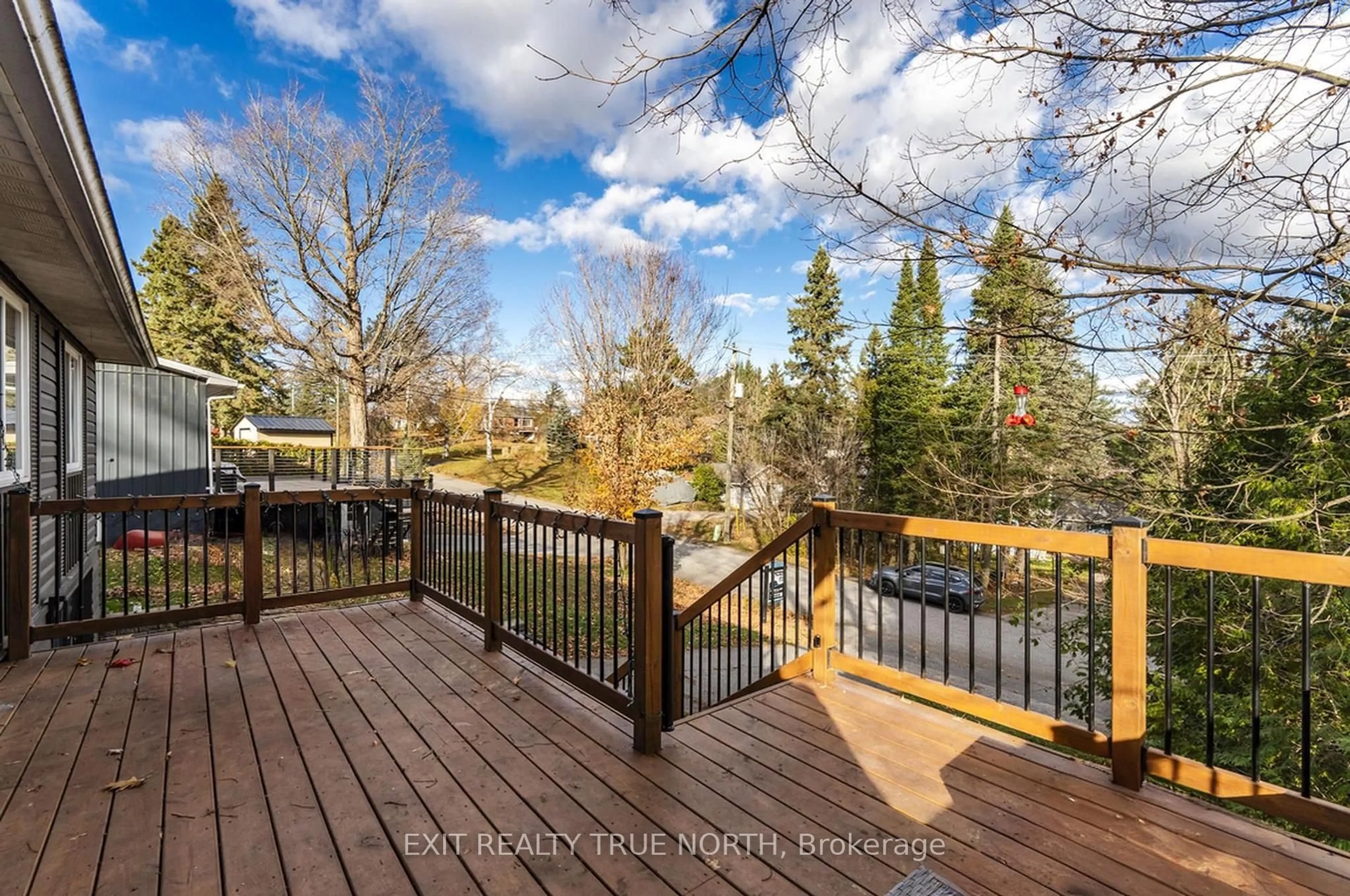 A pic from outside/outdoor area/front of a property/back of a property/a pic from drone, forest/trees view for 152 Holditch St, Bracebridge Ontario P1L 1E9