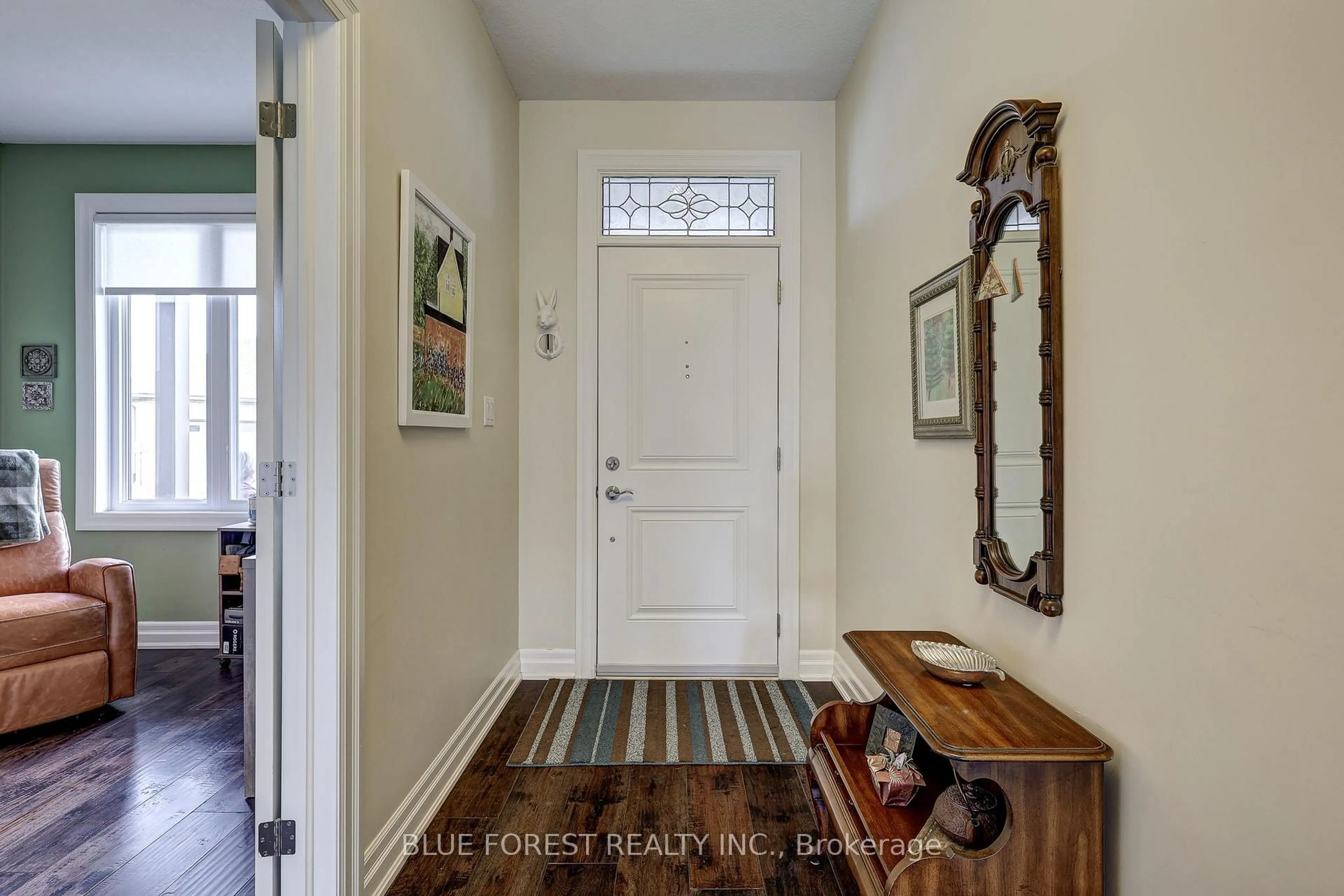 Indoor entryway for 9 Dausett Dr #81, Middlesex Centre Ontario N0L 1R0